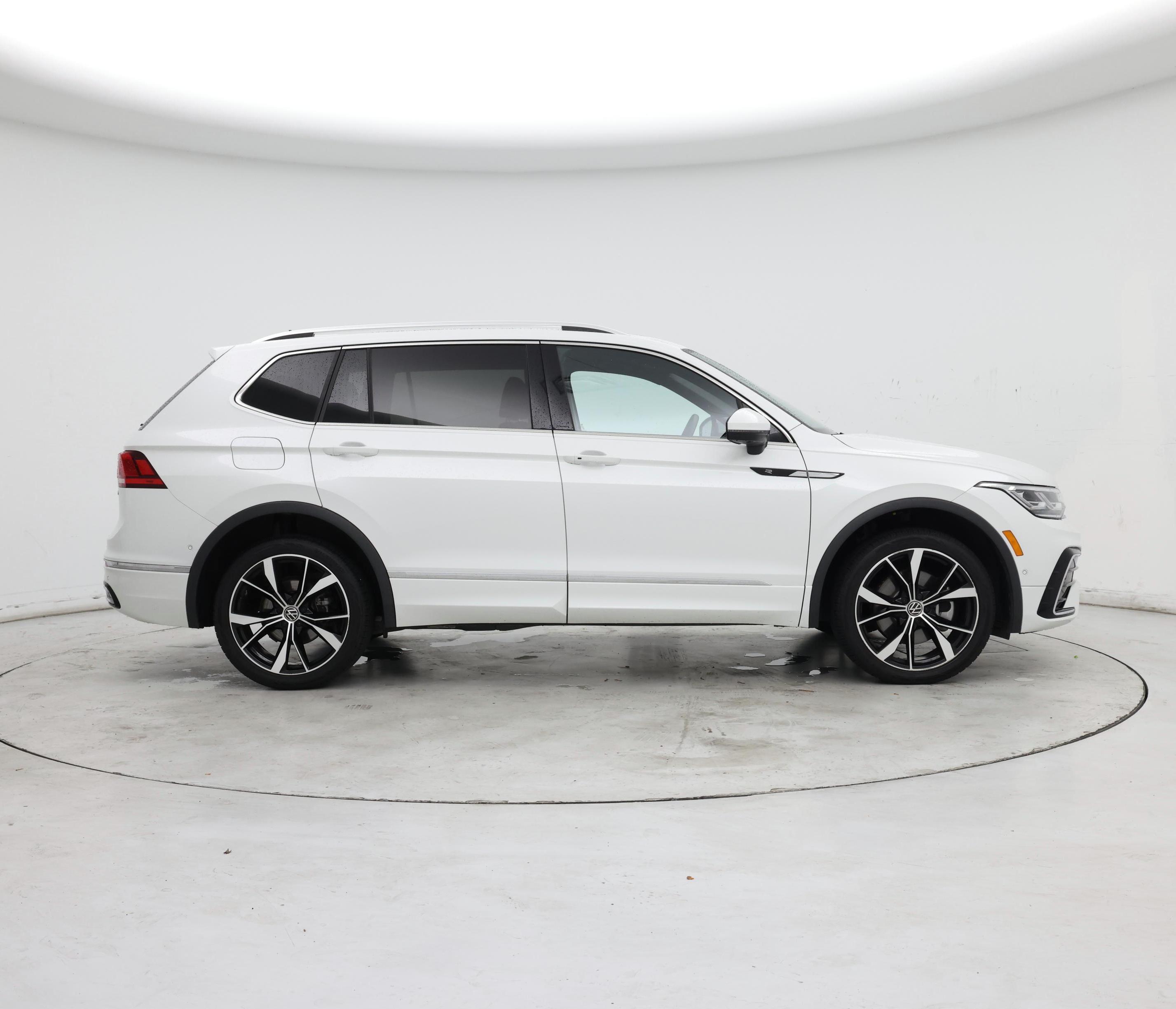 Thumbnail: 2022 Volkswagen Tiguan - 7