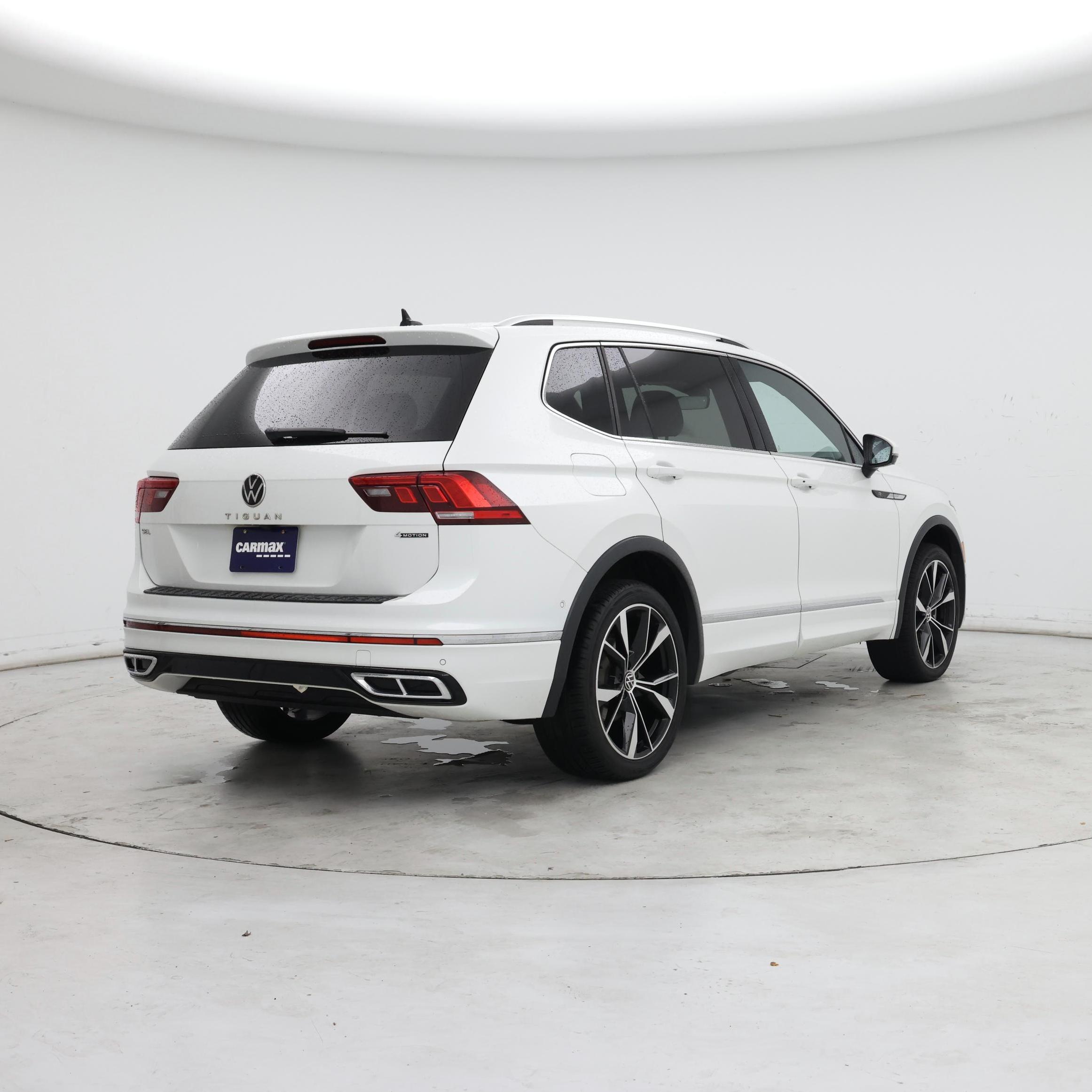 Thumbnail: 2022 Volkswagen Tiguan - 8