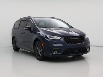 2023 Chrysler Pacifica Limited -
                Gastonia, NC