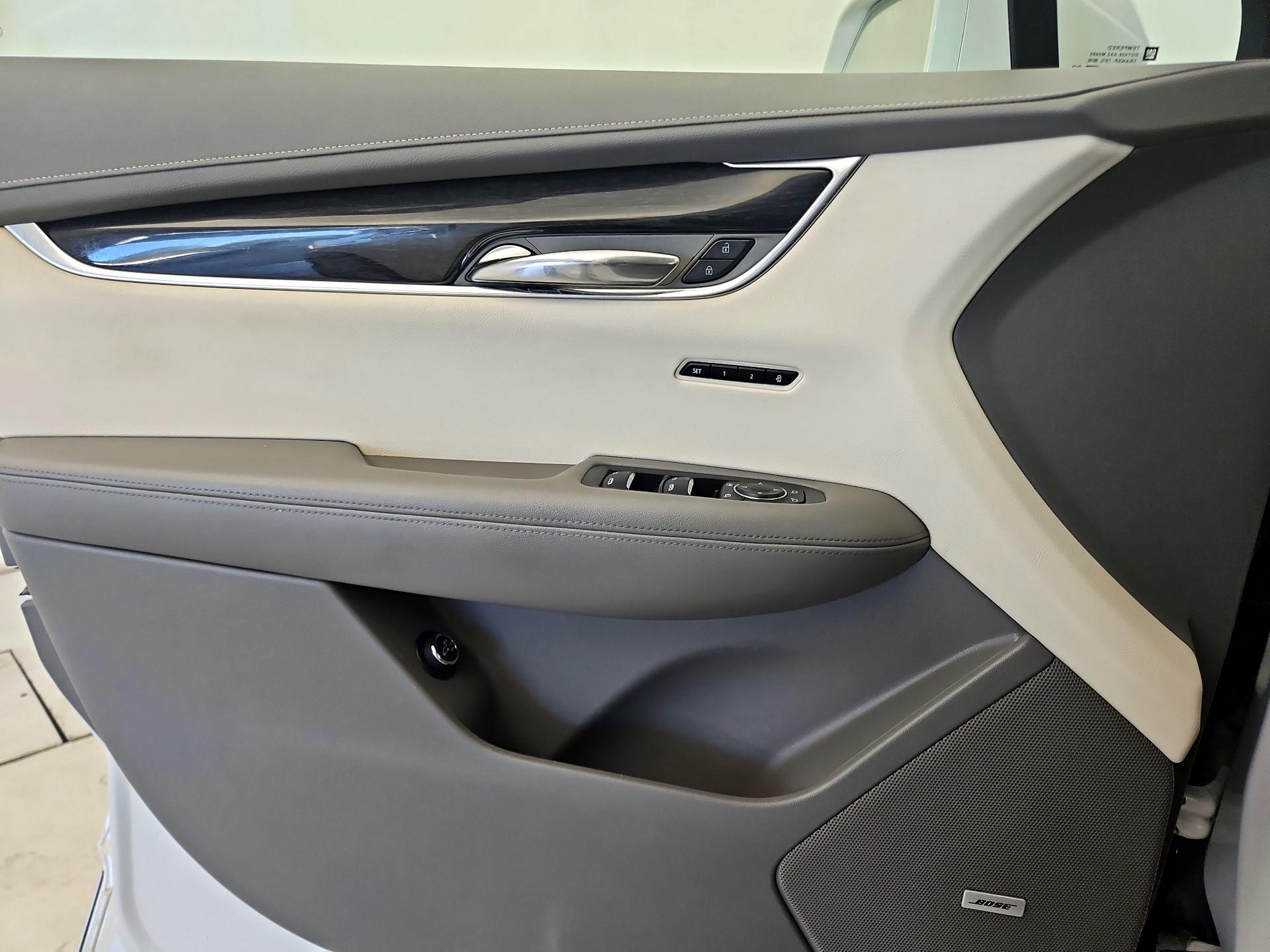 Thumbnail: 2020 Cadillac XT6 - 12