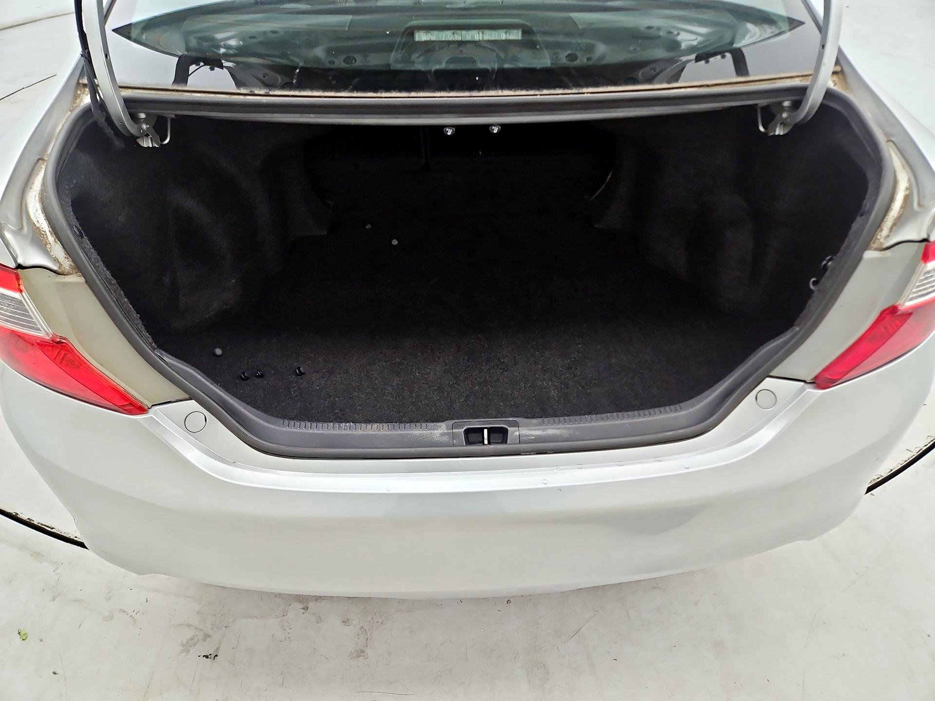 Thumbnail: 2014 Toyota Camry - 20