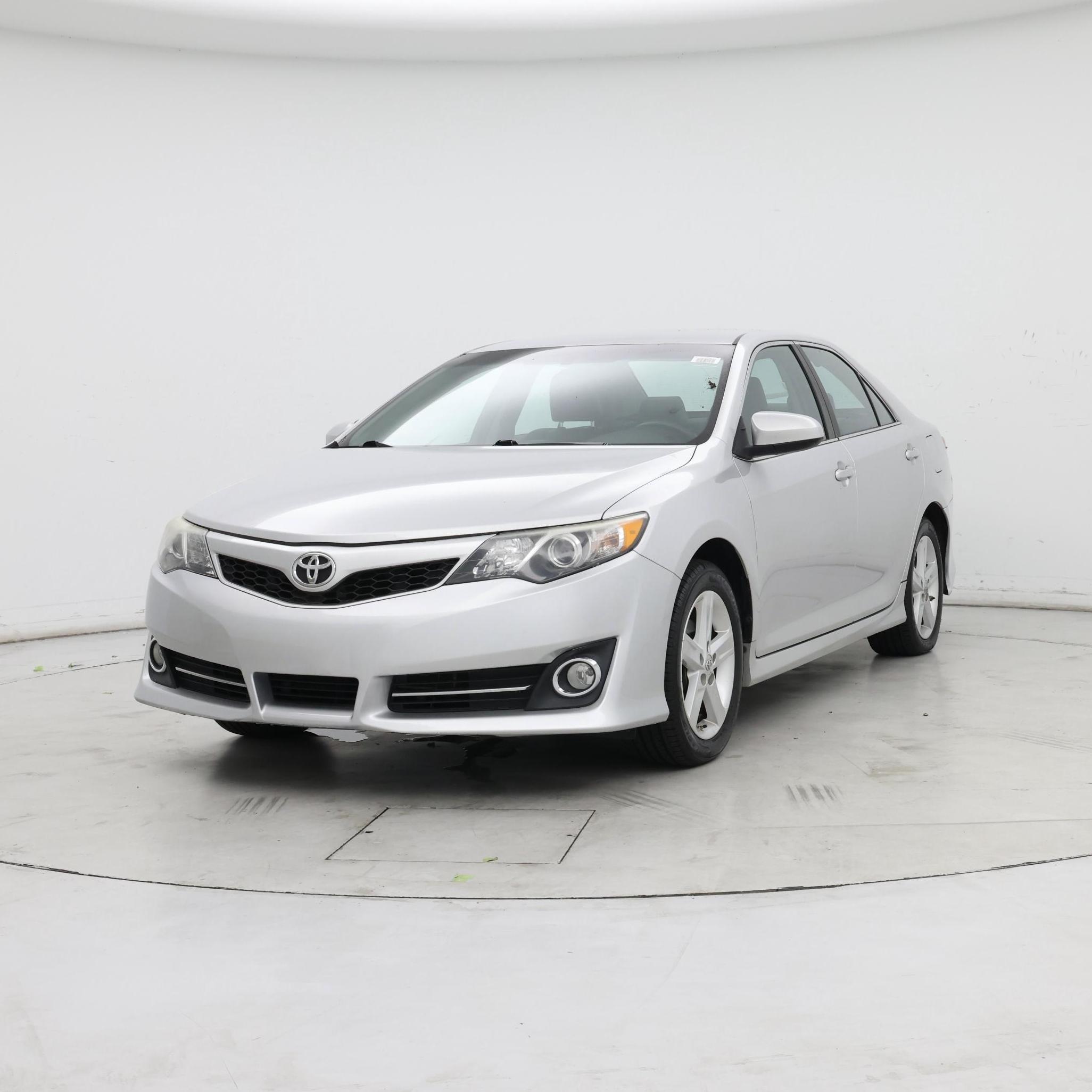 Thumbnail: 2014 Toyota Camry - 4