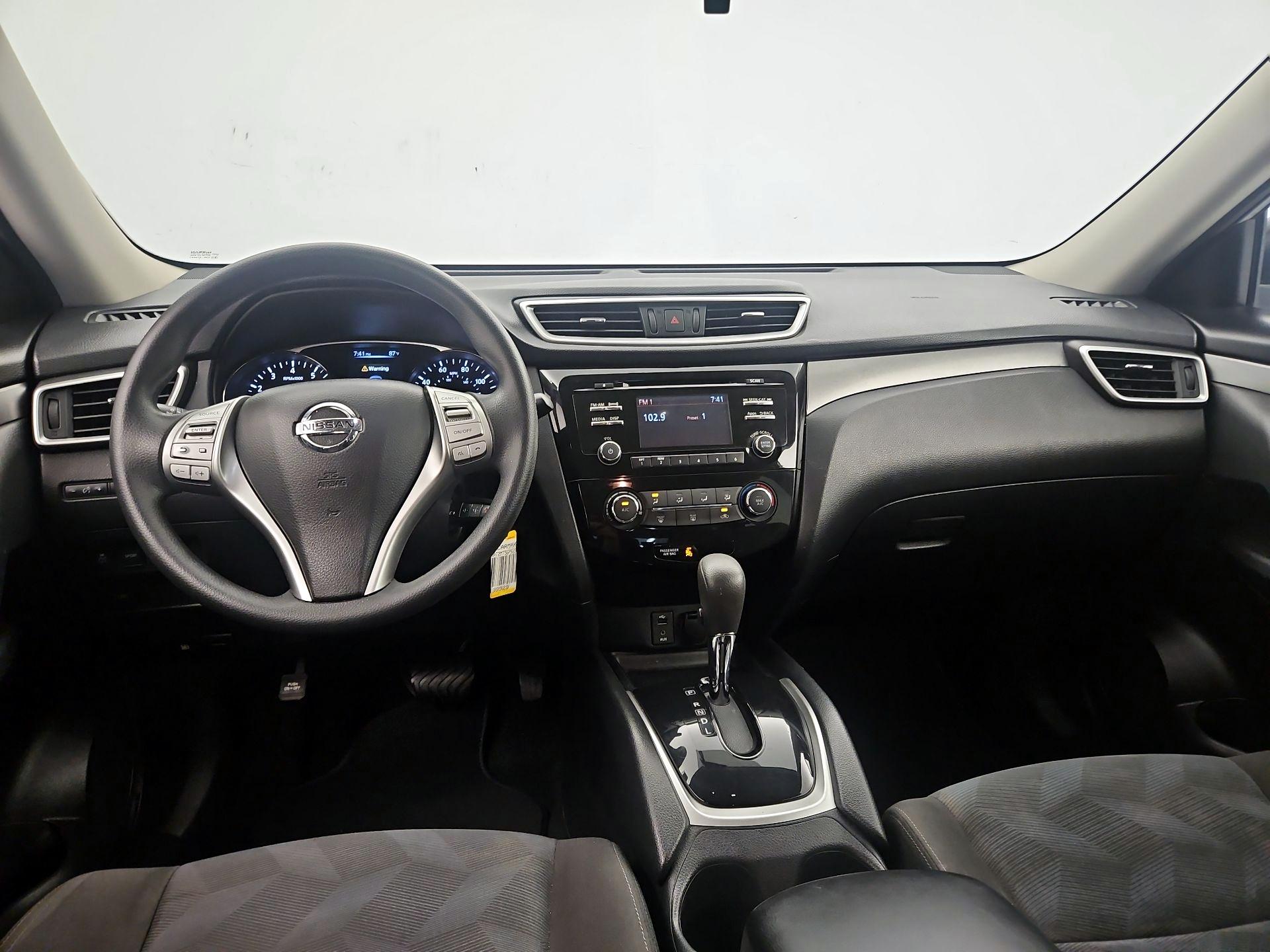 Thumbnail: 2016 Nissan Rogue - 9