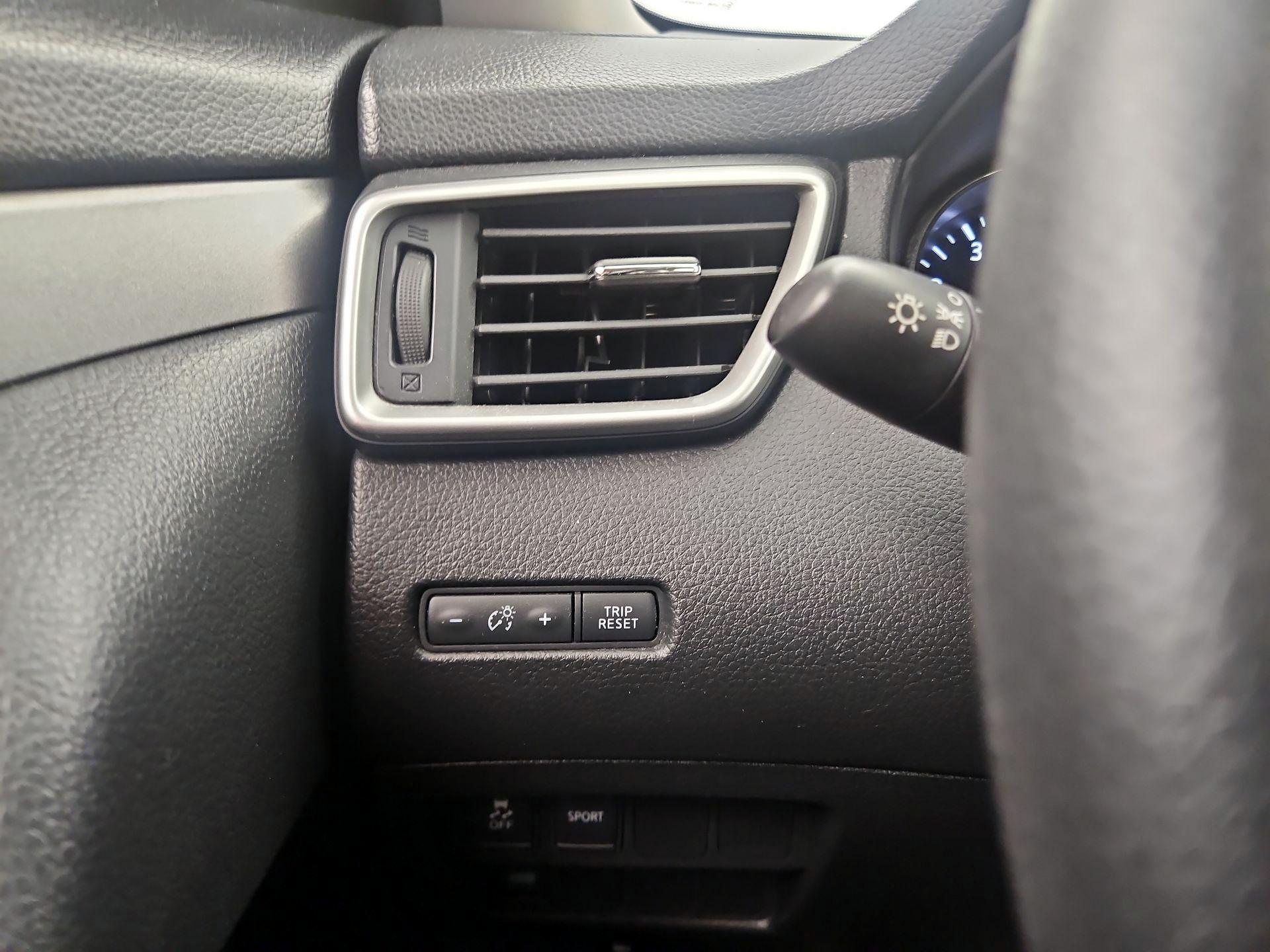 Thumbnail: 2016 Nissan Rogue - 13