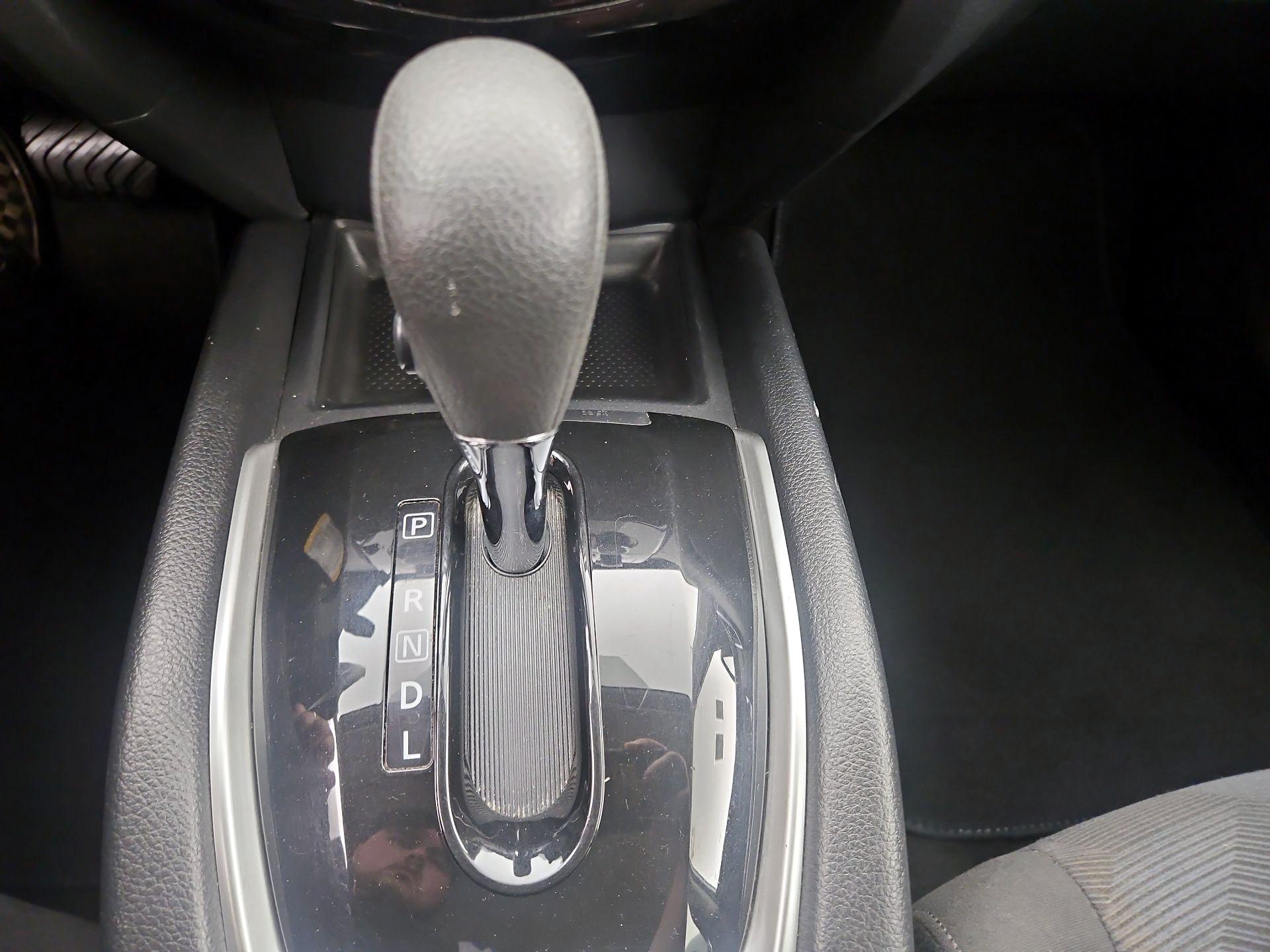 Thumbnail: 2016 Nissan Rogue - 17