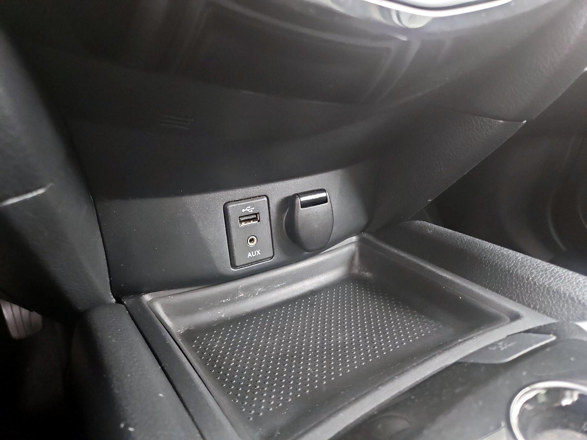 Thumbnail: 2016 Nissan Rogue - 18