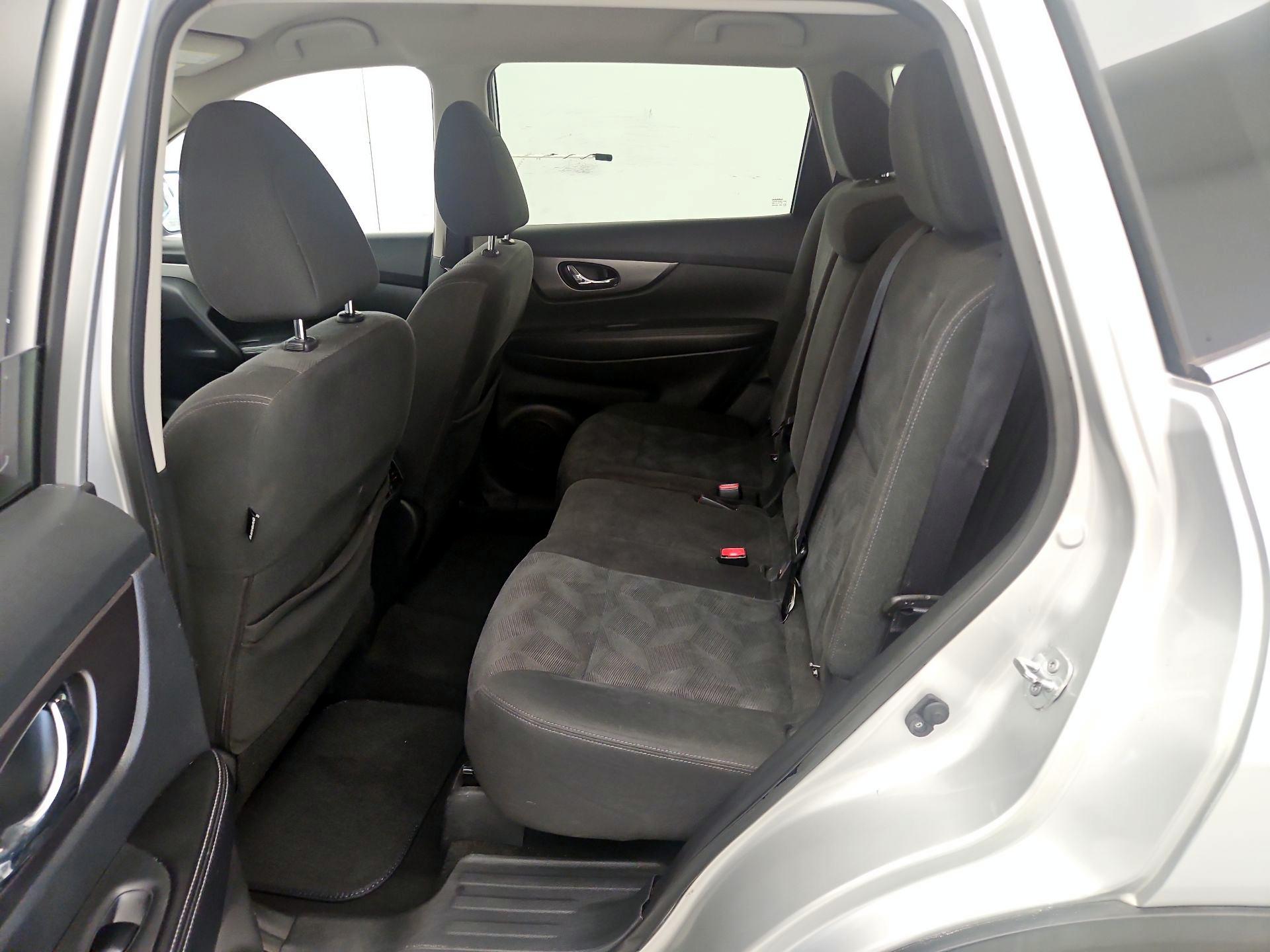 Thumbnail: 2016 Nissan Rogue - 19