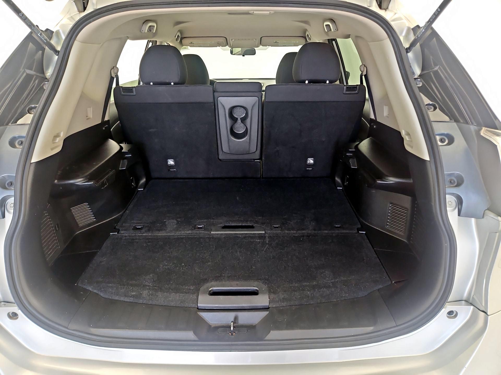 Thumbnail: 2016 Nissan Rogue - 20