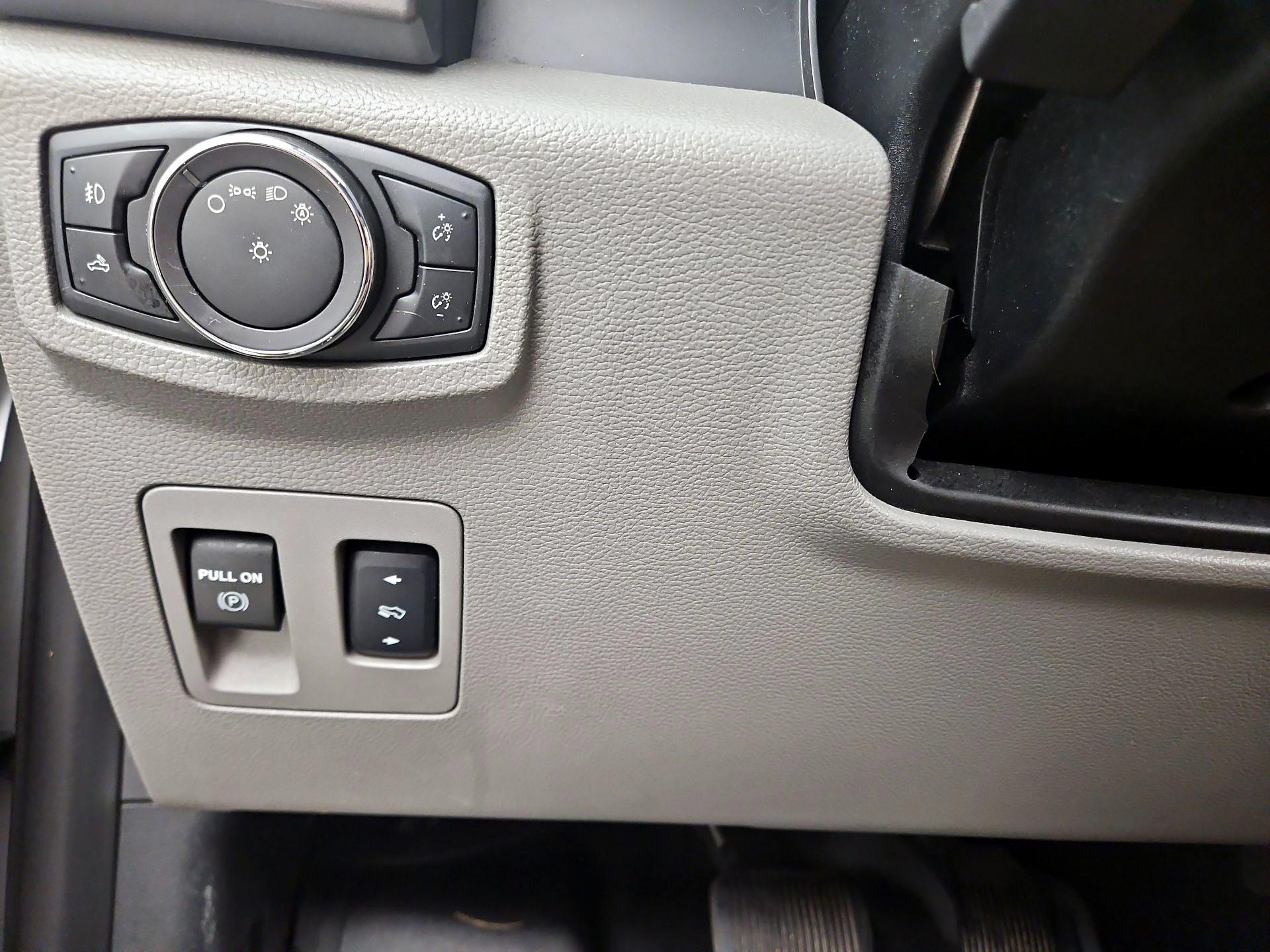 Thumbnail: 2015 Ford F-150 - 13