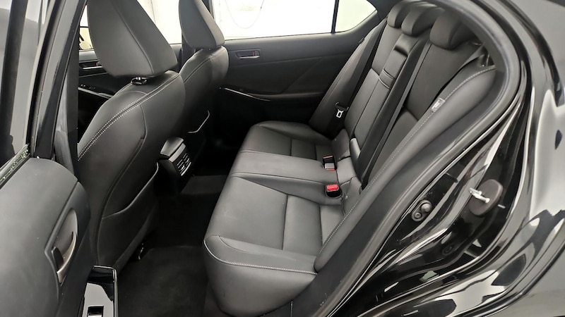 2021 Lexus IS 300 18