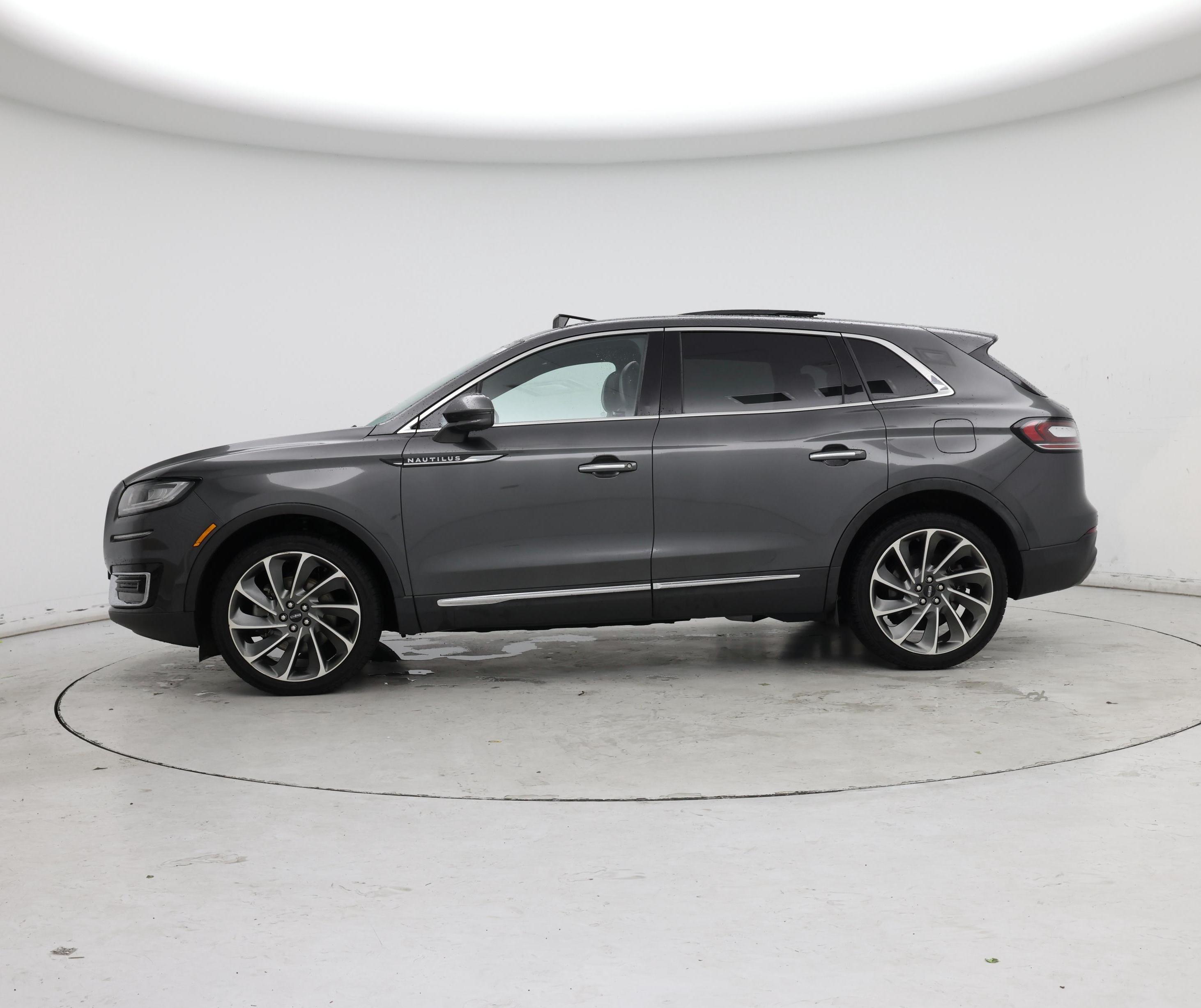 Thumbnail: 2019 Lincoln Nautilus - 3