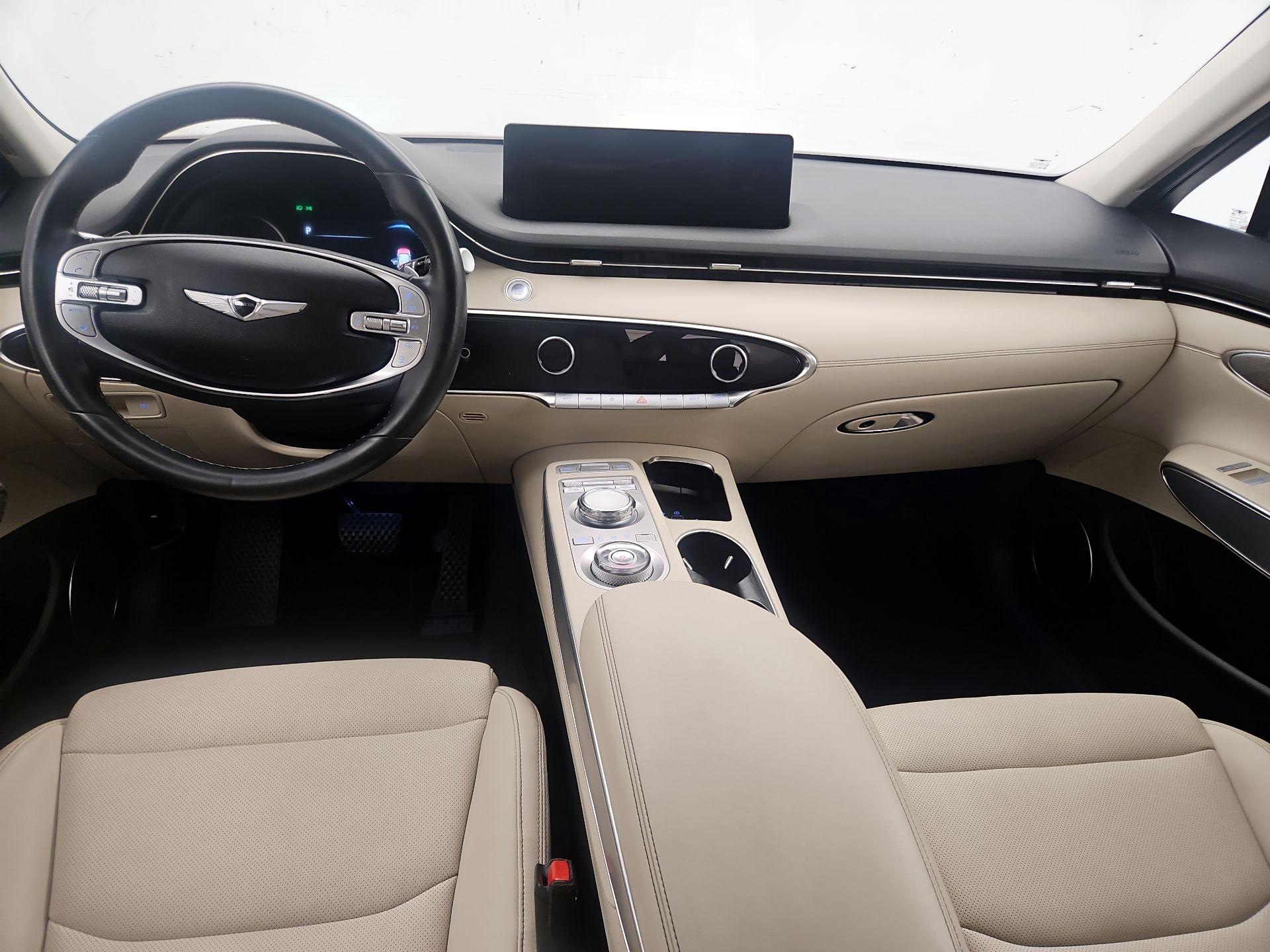 Thumbnail: 2022 Genesis GV70 - 9