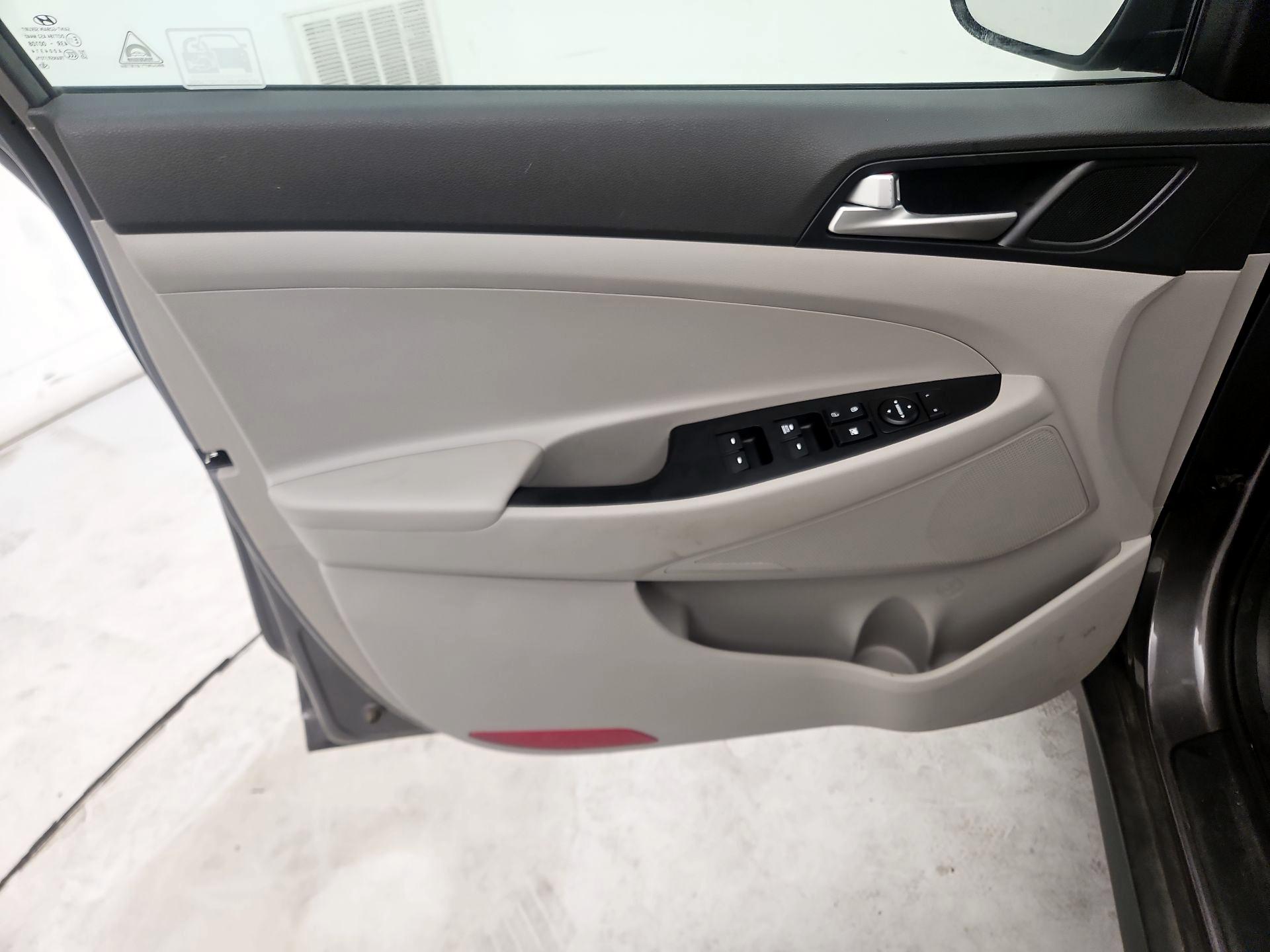 Thumbnail: 2020 Hyundai Tucson - 12