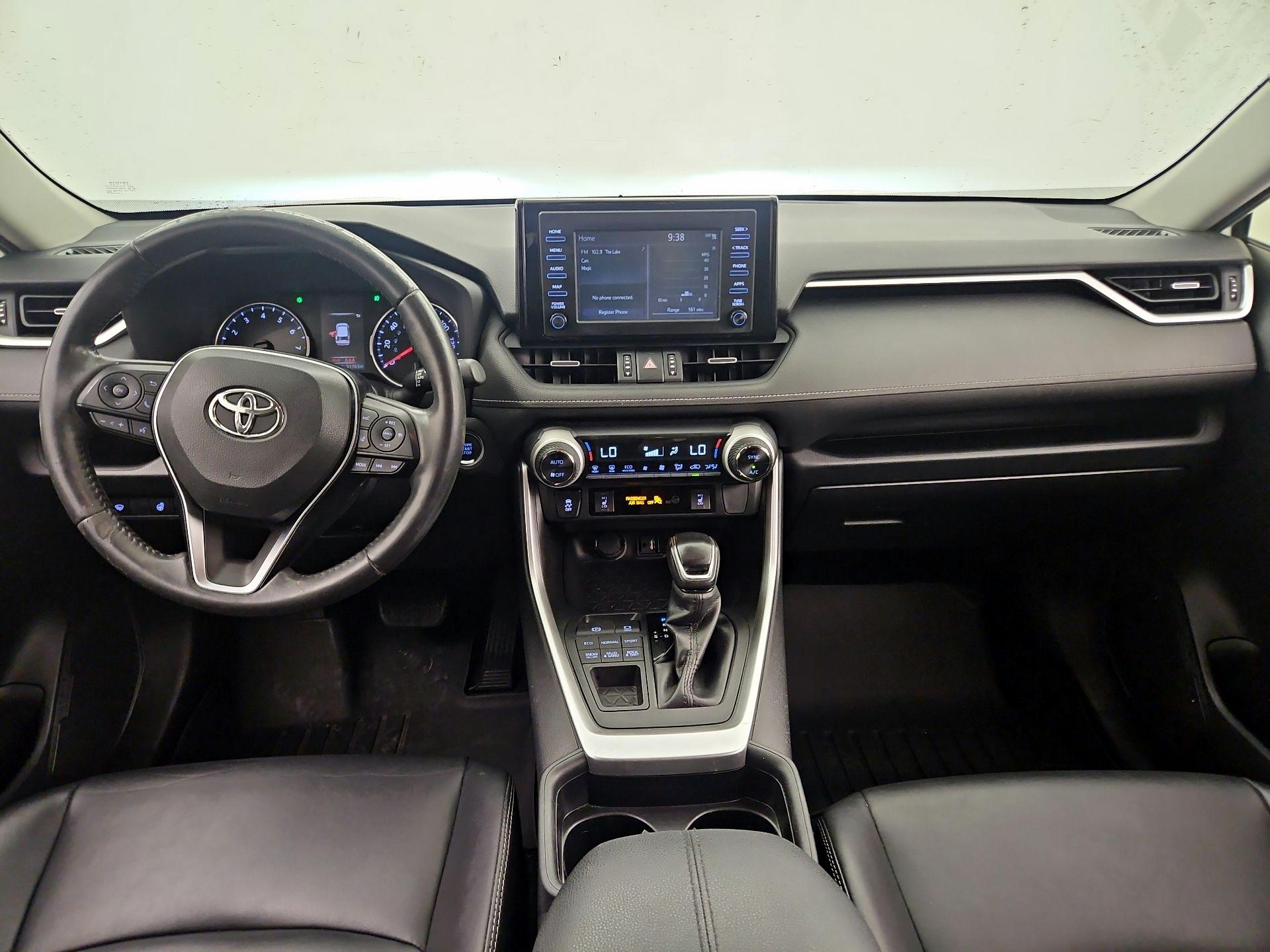 Thumbnail: 2019 Toyota RAV4 - 9