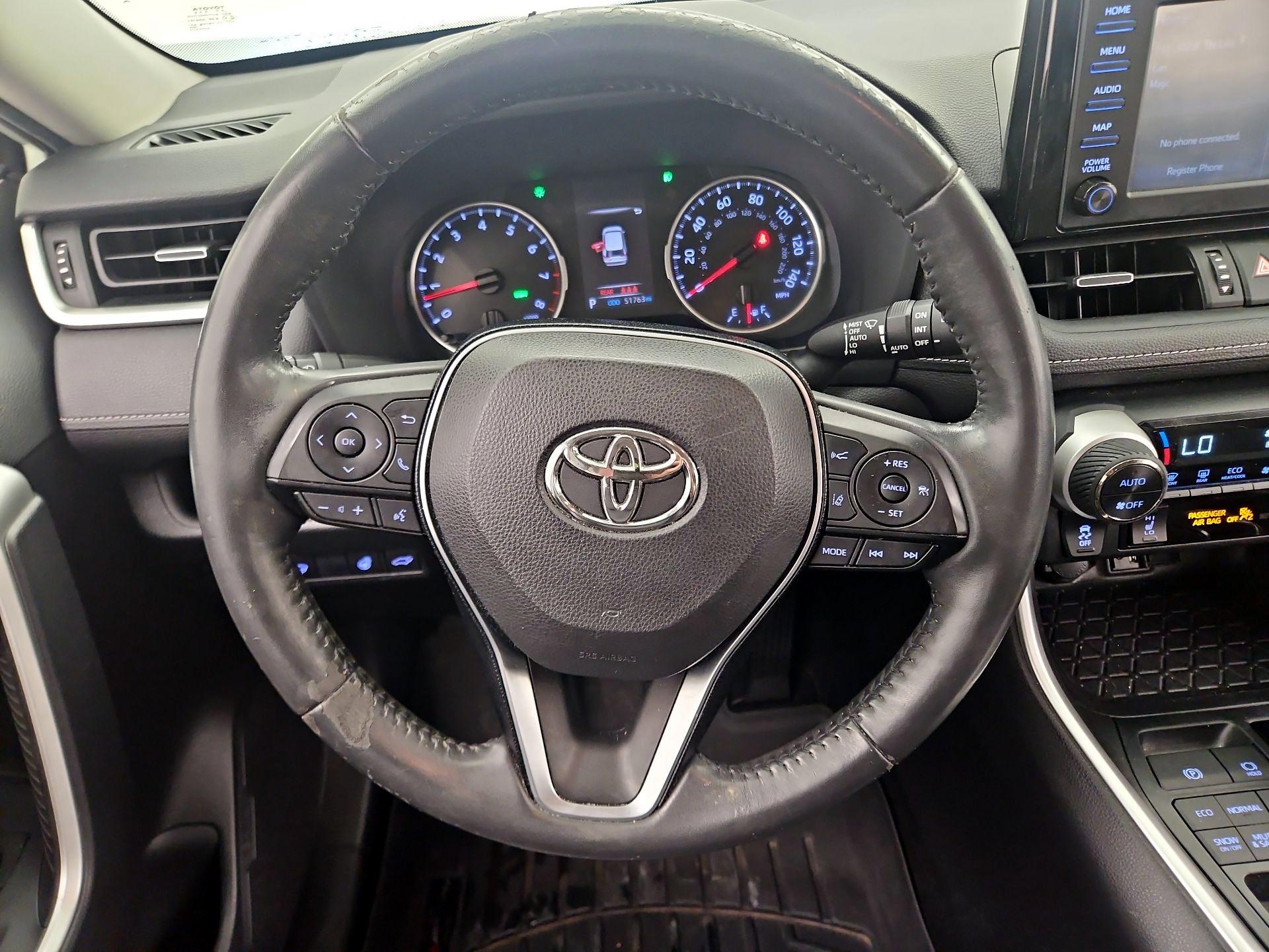 Thumbnail: 2019 Toyota RAV4 - 10