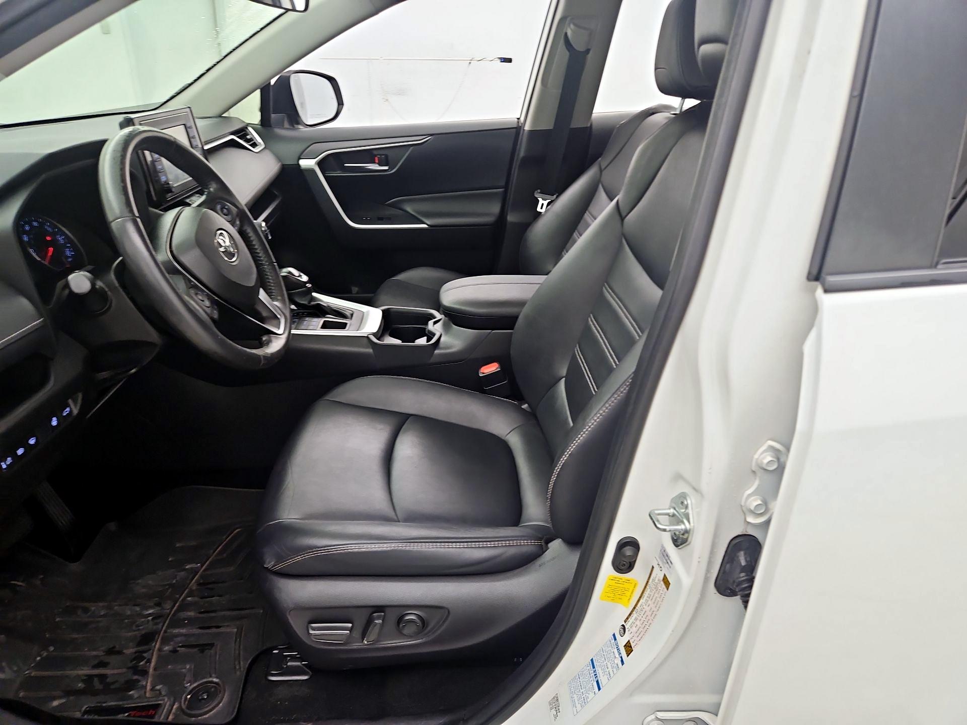 Thumbnail: 2019 Toyota RAV4 - 11