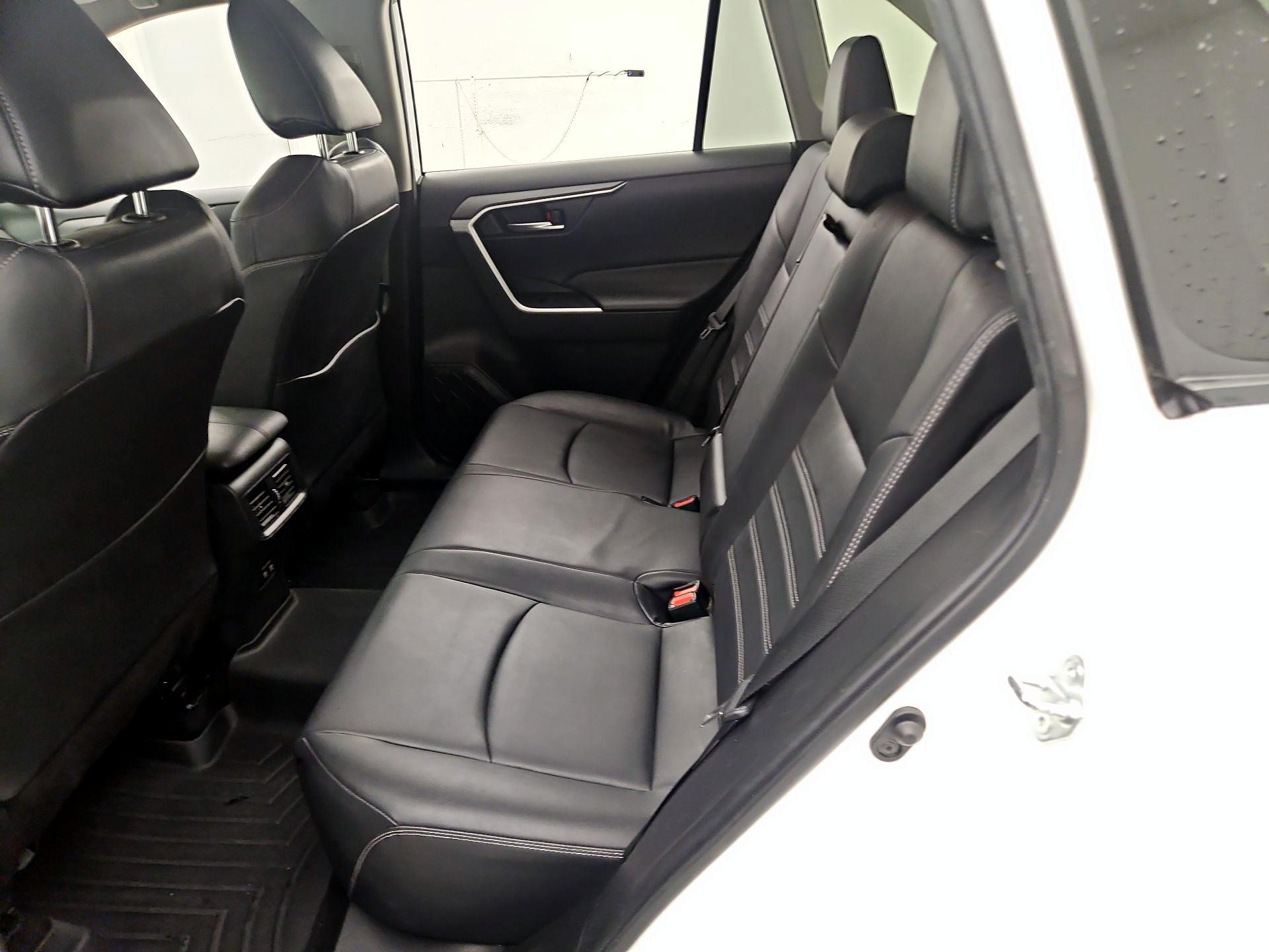 Thumbnail: 2019 Toyota RAV4 - 20