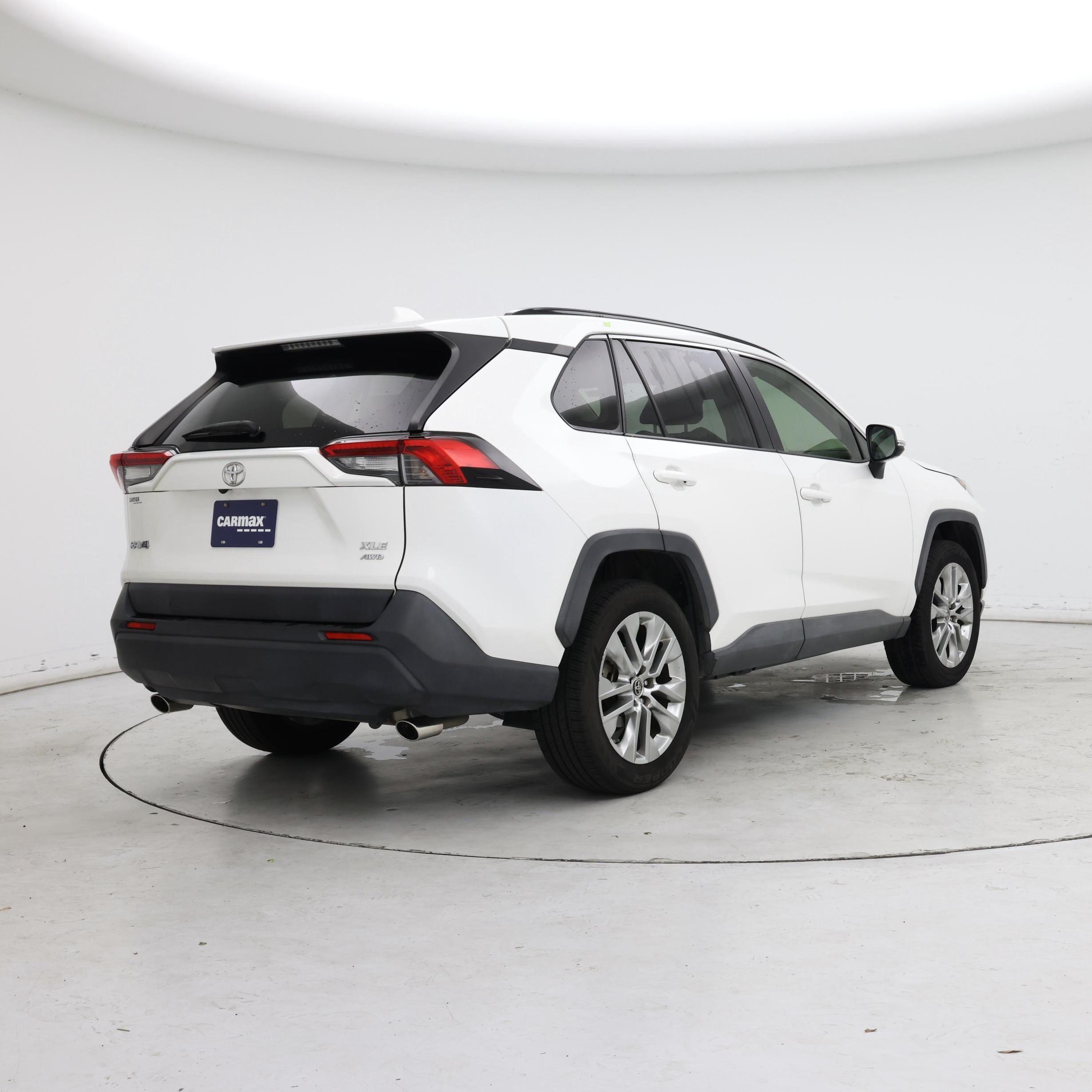 Thumbnail: 2019 Toyota RAV4 - 8