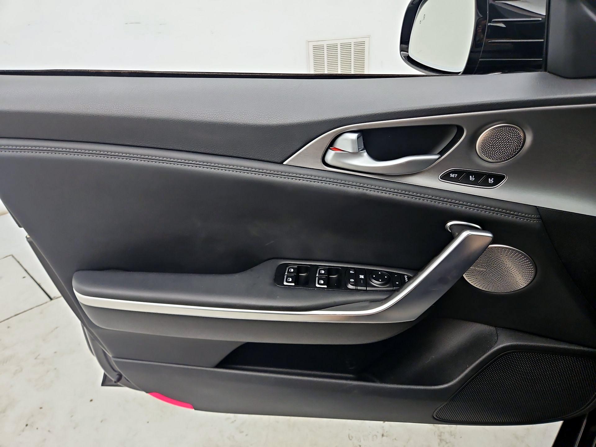 Thumbnail: 2019 Kia Stinger - 12