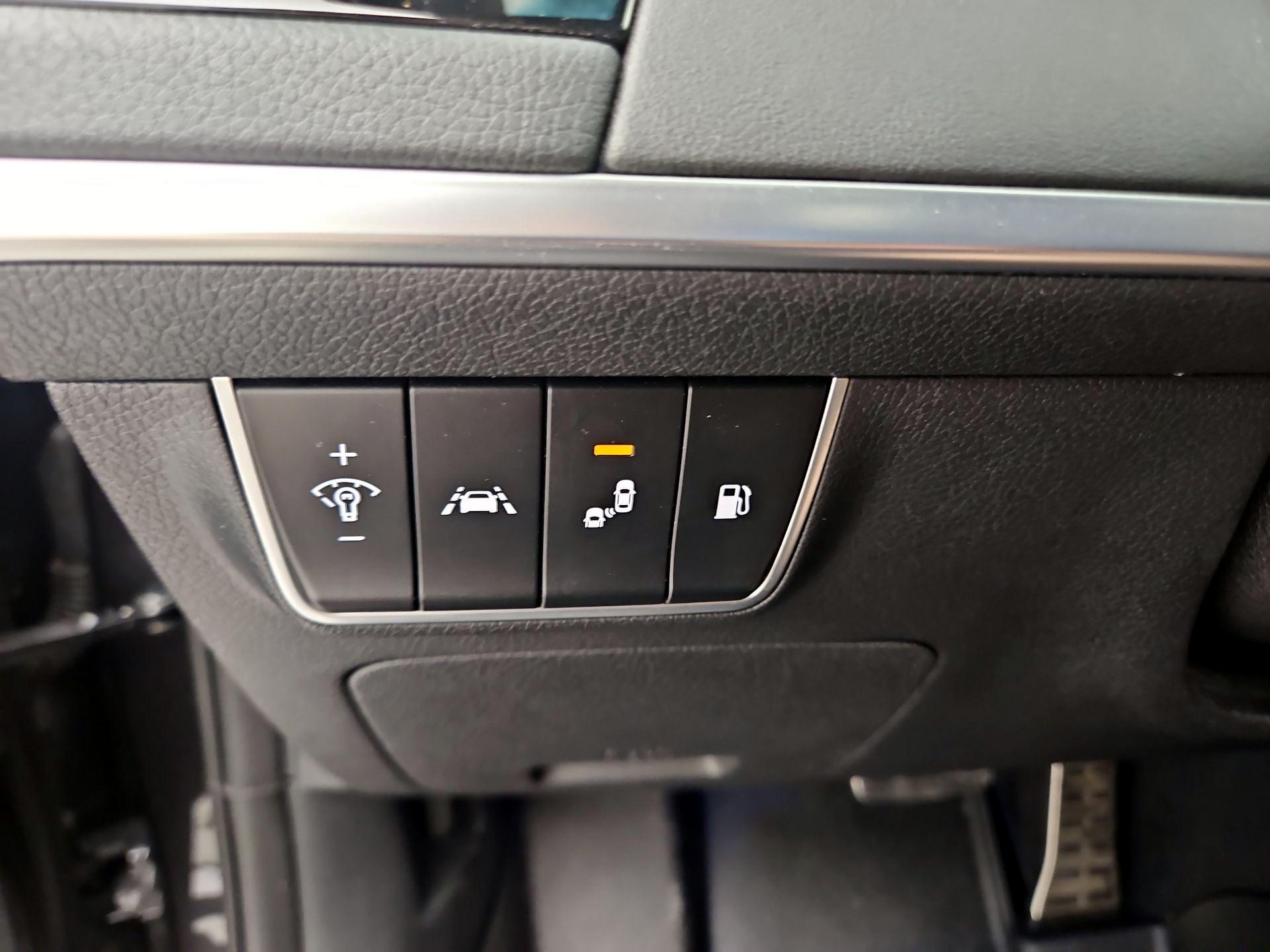 Thumbnail: 2019 Kia Stinger - 13