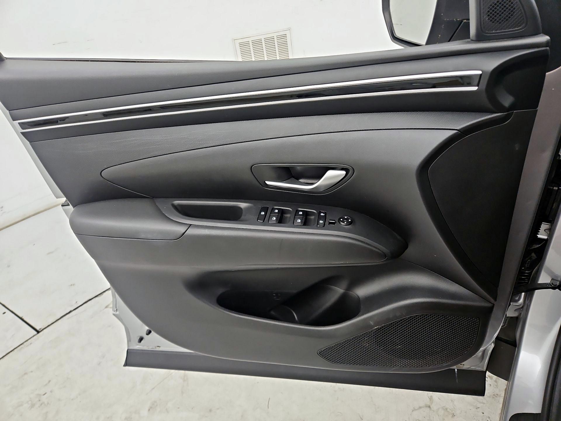 Thumbnail: 2023 Hyundai Tucson - 12