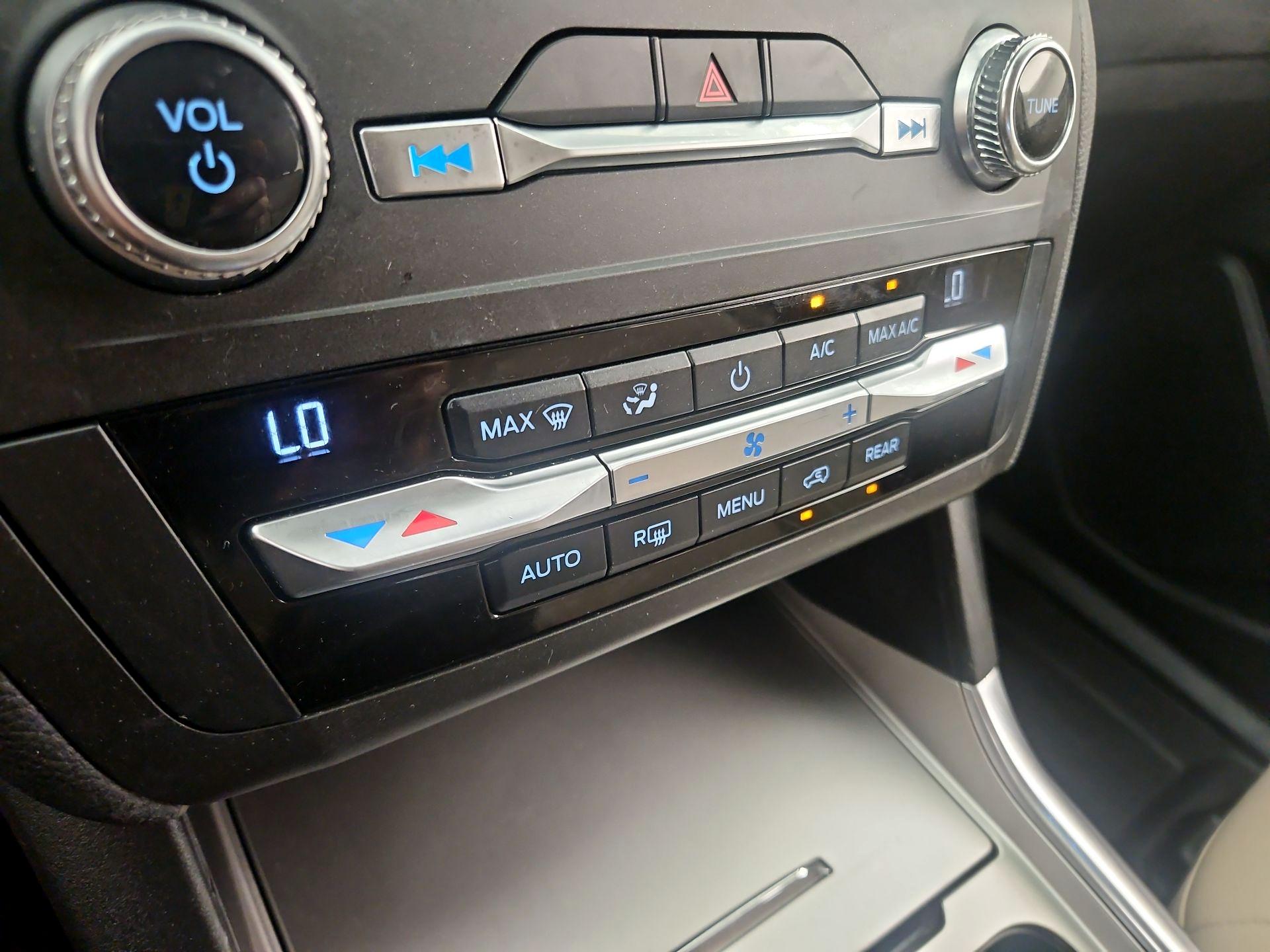 Thumbnail: 2020 Ford Explorer - 16