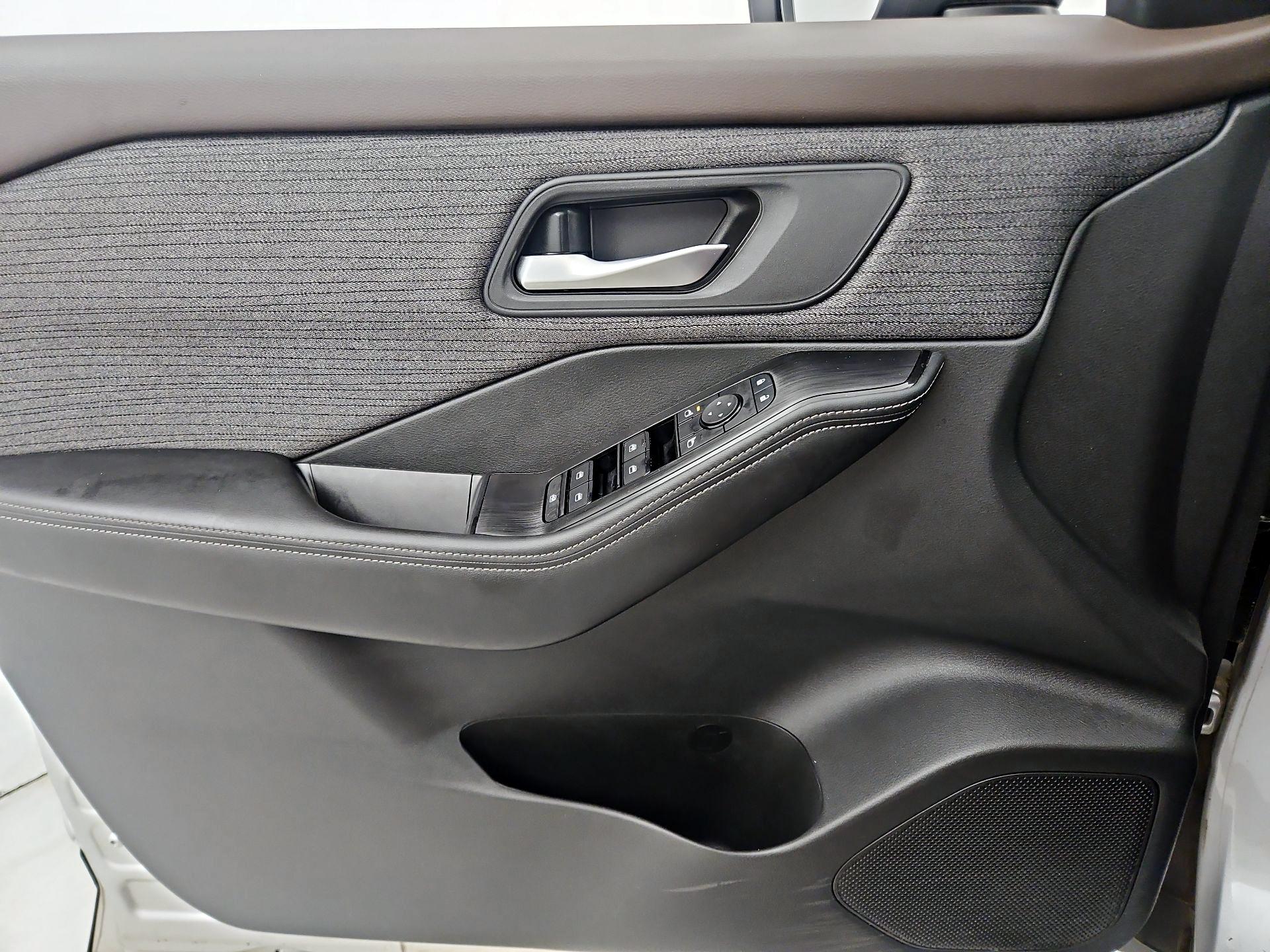 Thumbnail: 2021 Nissan Rogue - 12