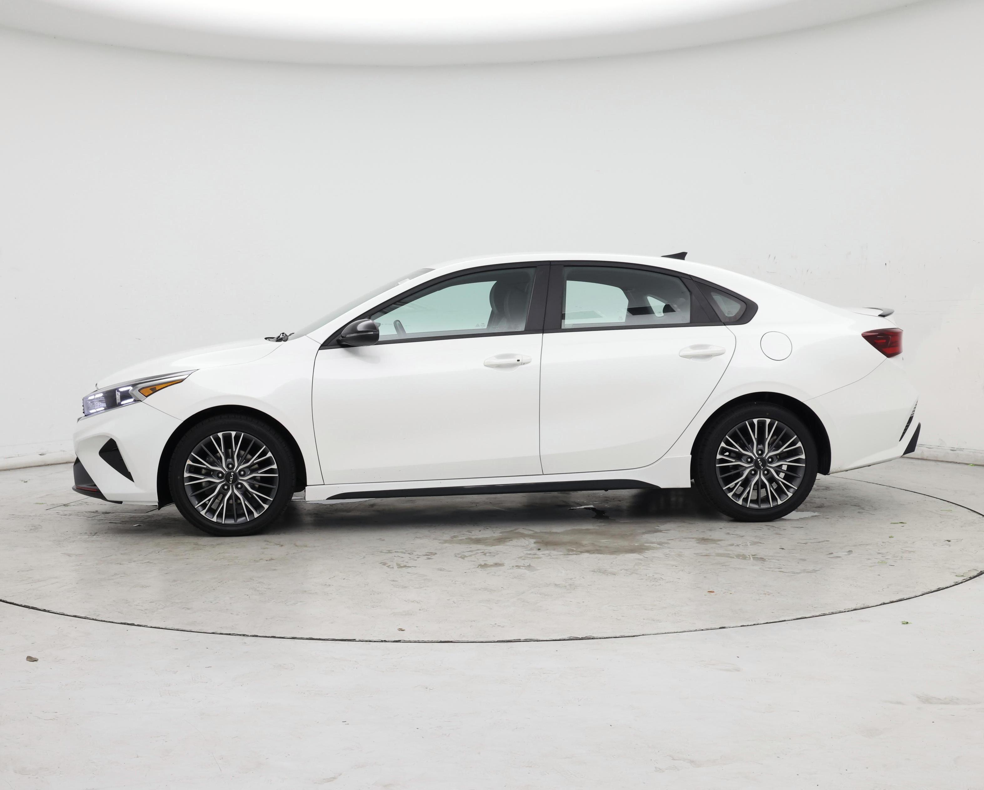 Thumbnail: 2023 Kia Forte - 3