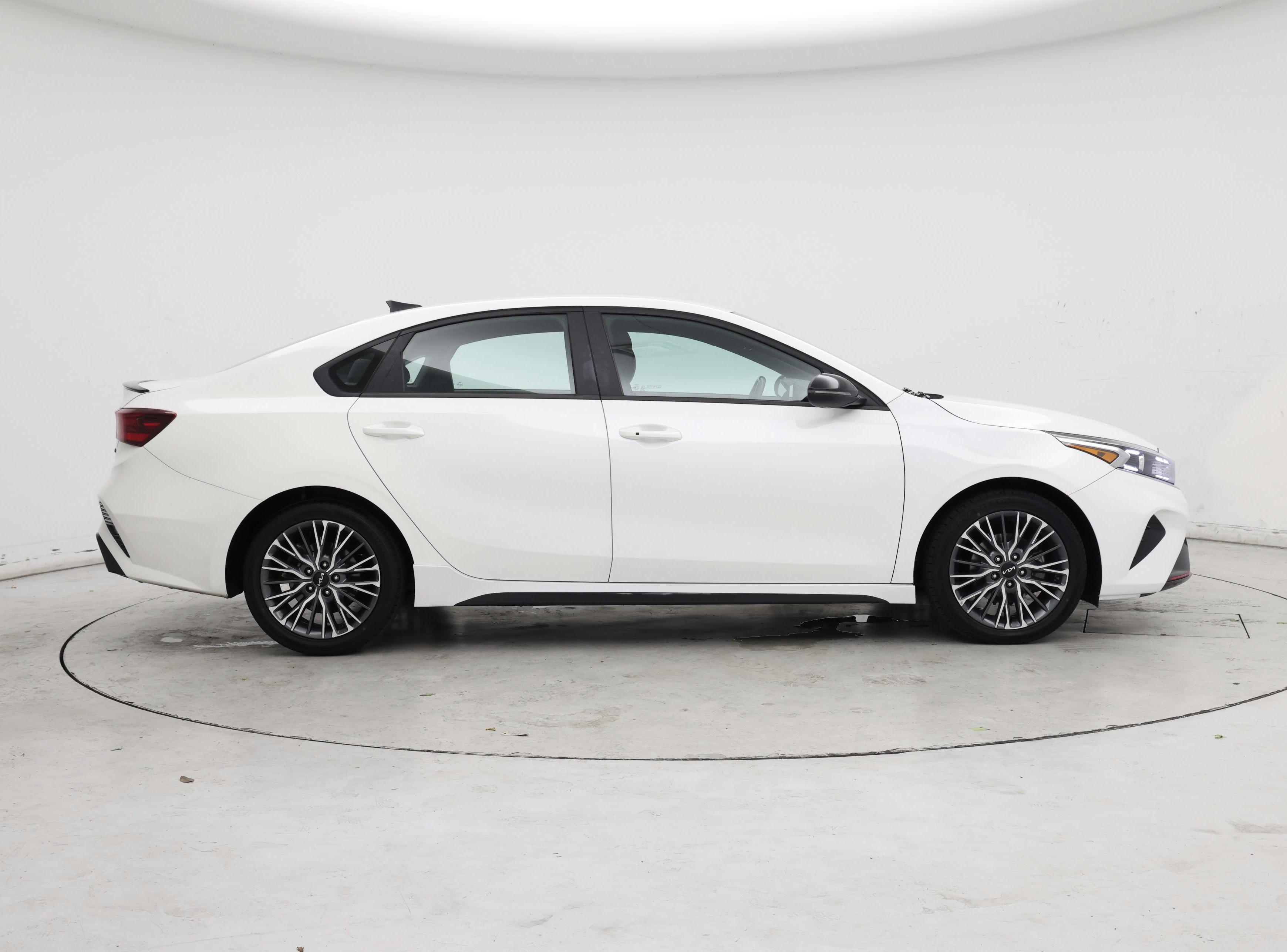 Thumbnail: 2023 Kia Forte - 7