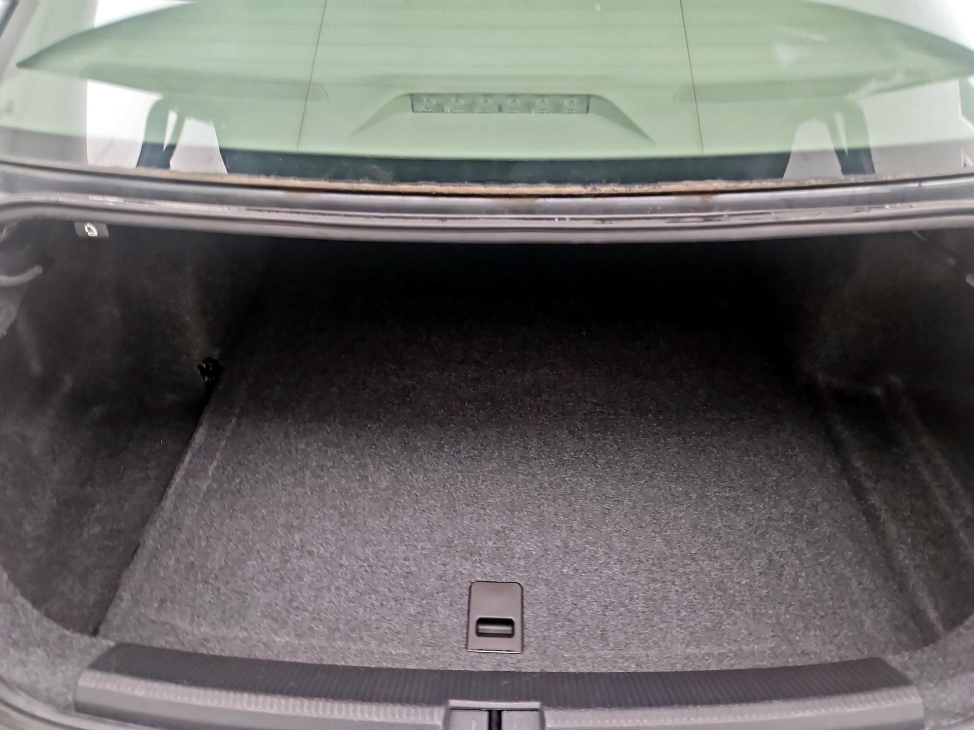 Thumbnail: 2017 Volkswagen Passat - 20