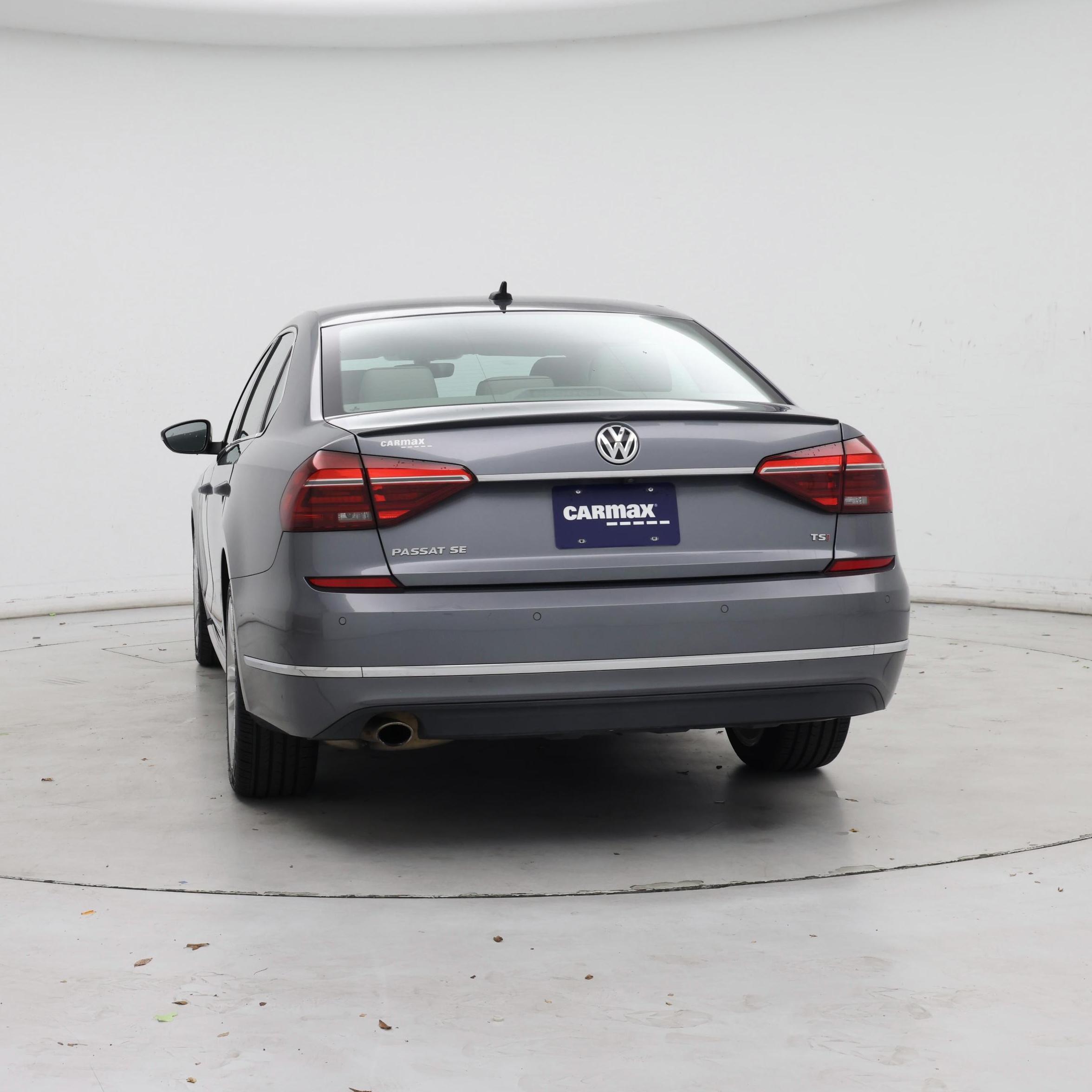 Thumbnail: 2017 Volkswagen Passat - 6