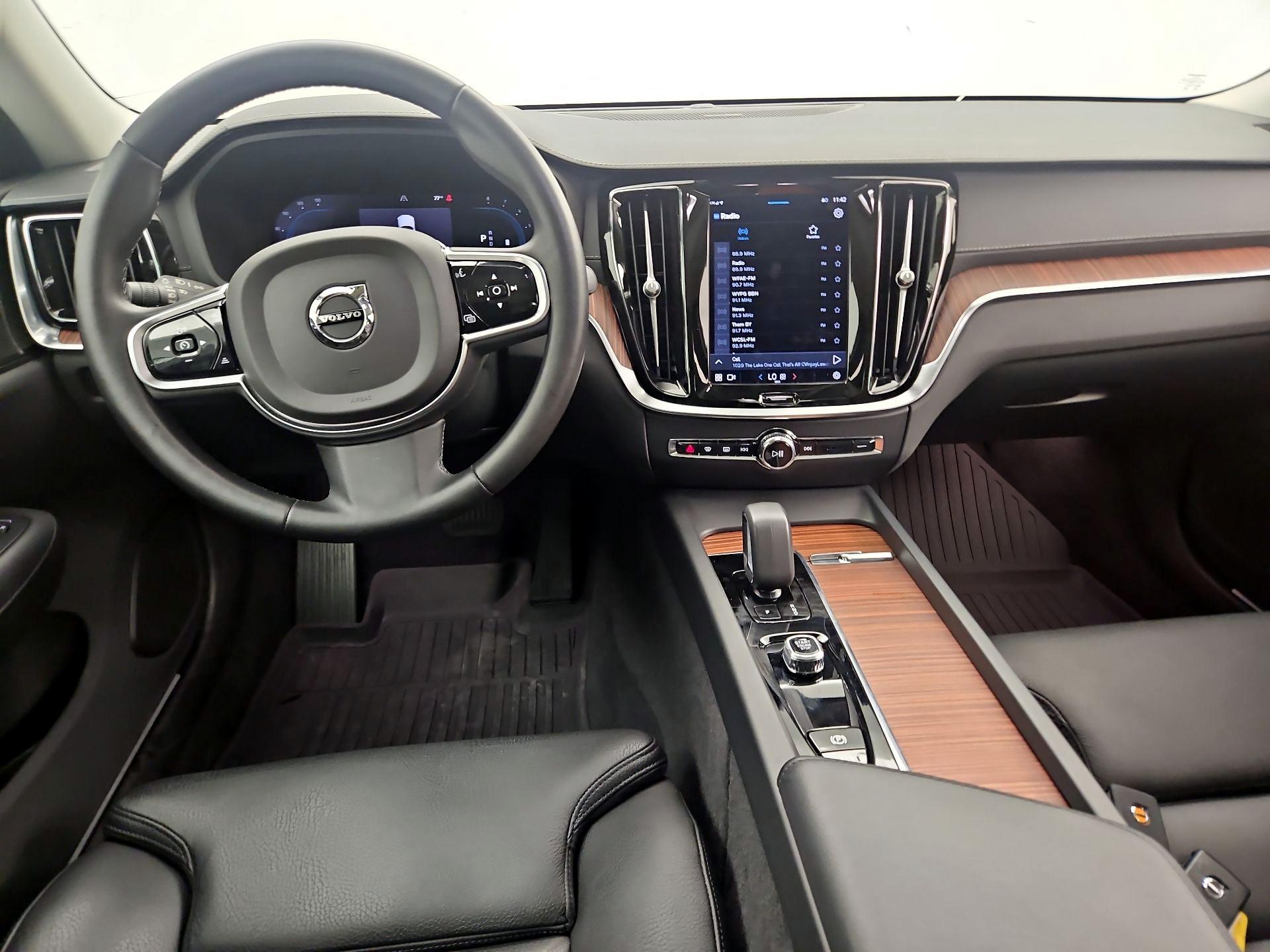 Thumbnail: 2023 Volvo S60 - 9