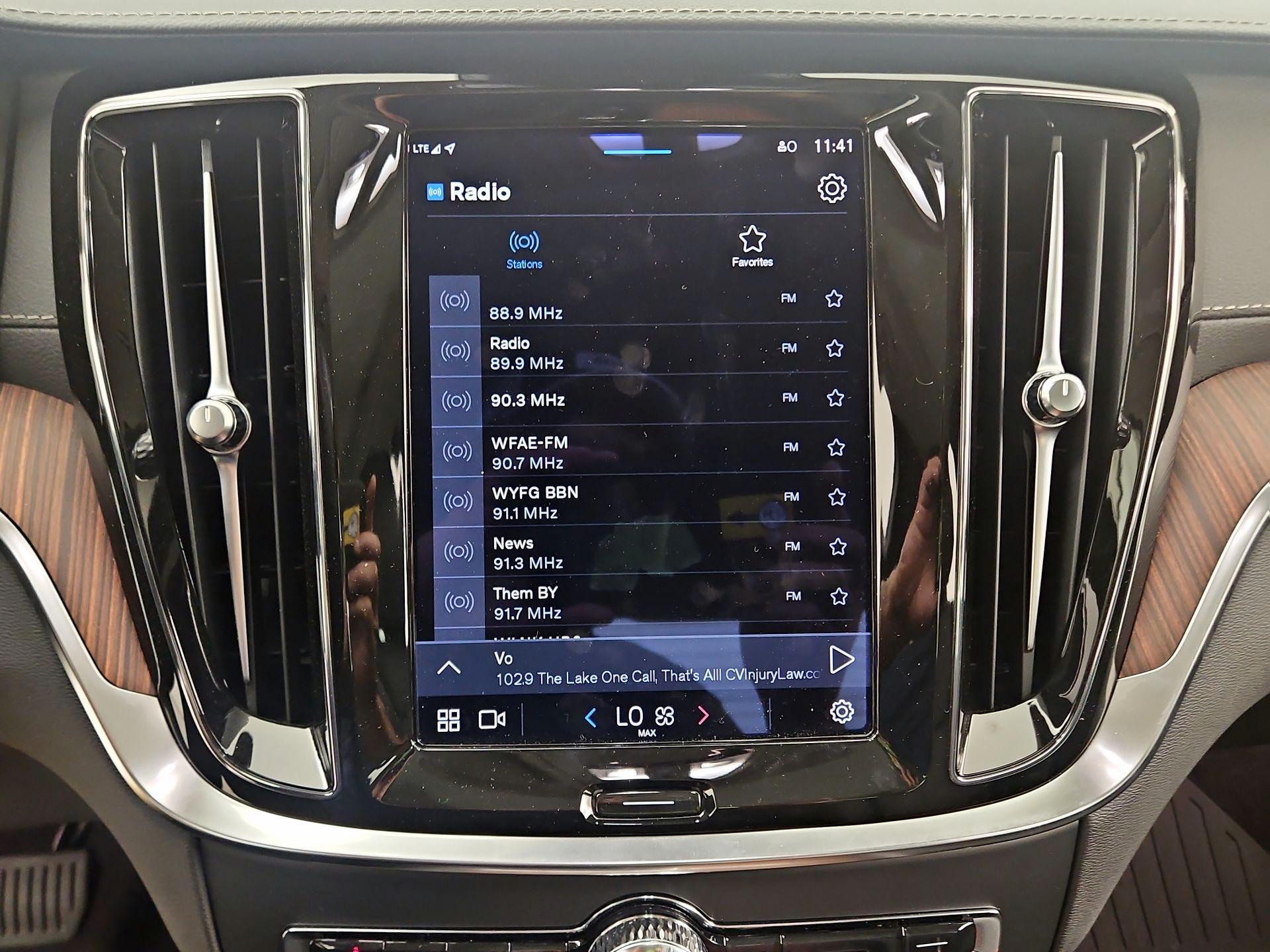 Thumbnail: 2023 Volvo S60 - 15