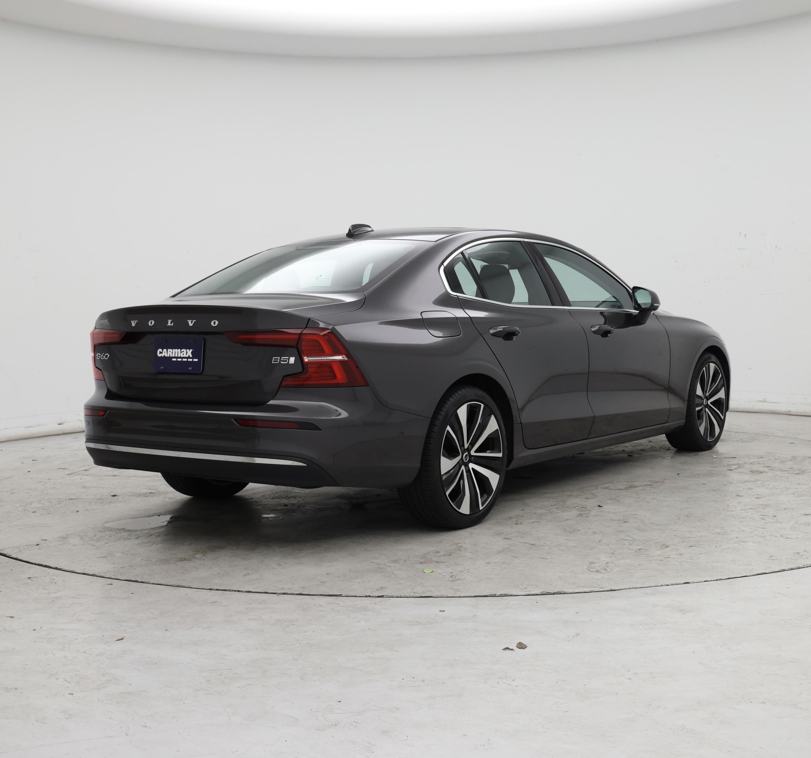 Thumbnail: 2023 Volvo S60 - 8