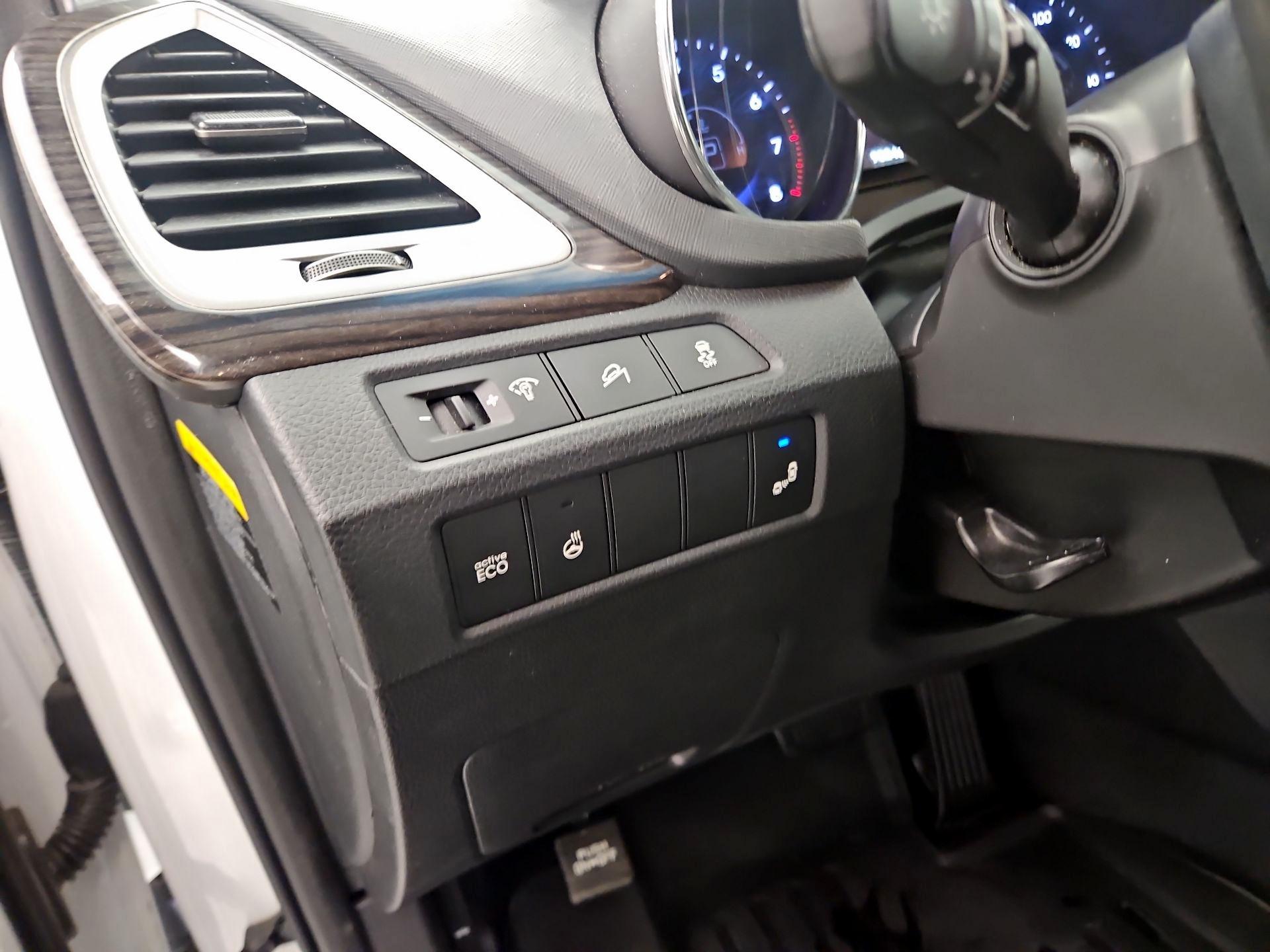 Thumbnail: 2015 Hyundai Santa Fe - 13