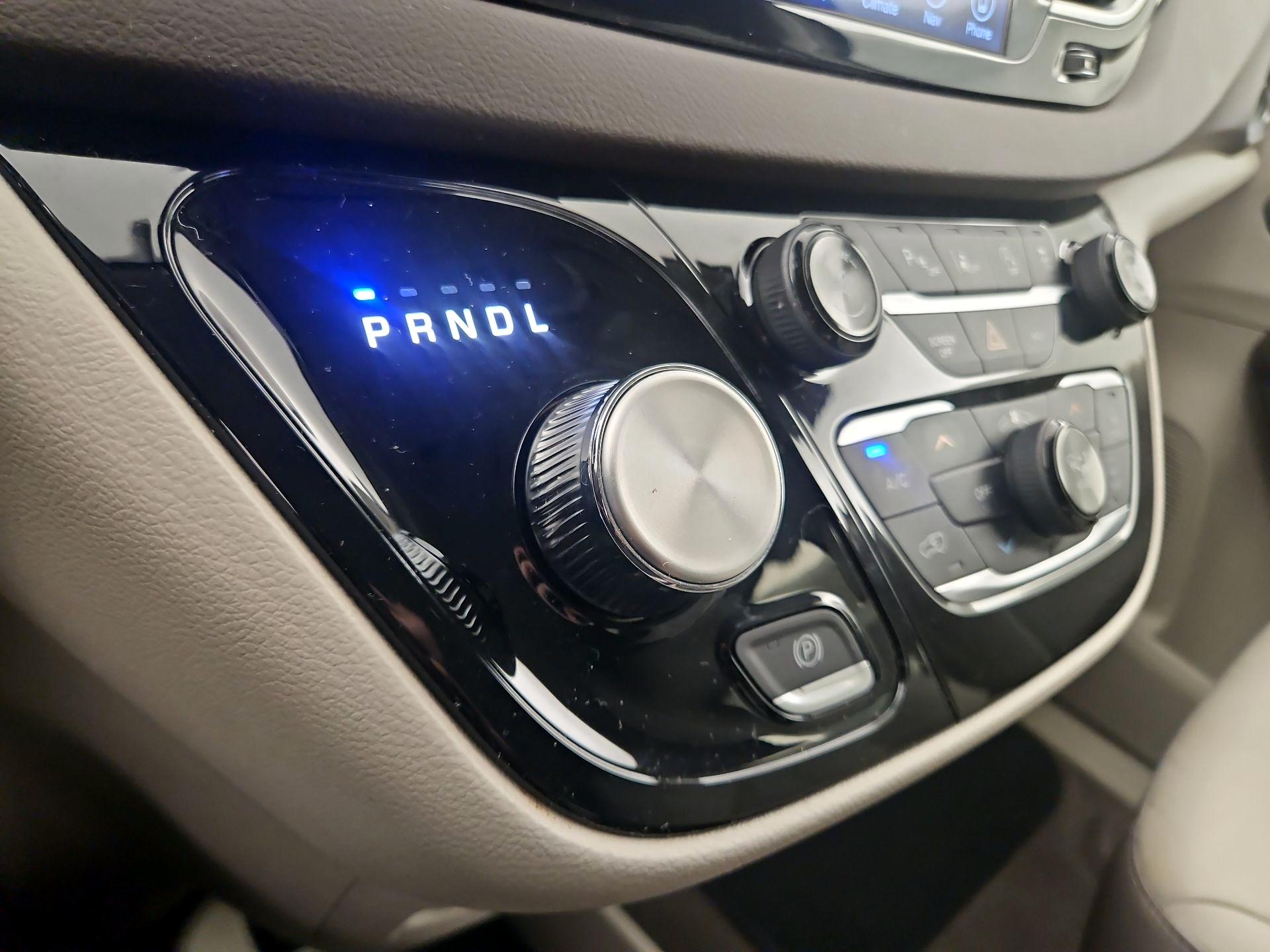 Thumbnail: 2017 Chrysler Pacifica - 17