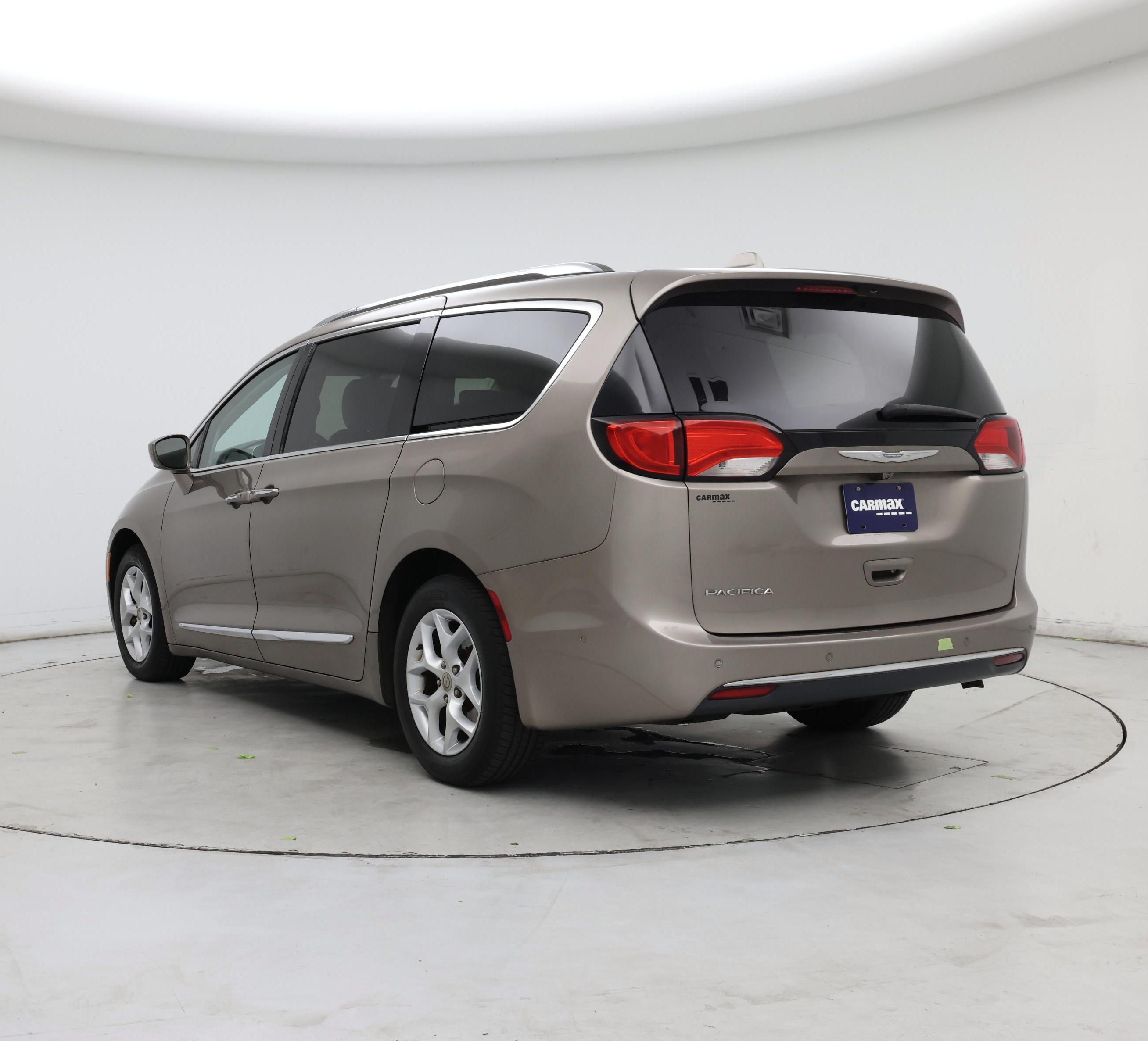 Thumbnail: 2017 Chrysler Pacifica - 2