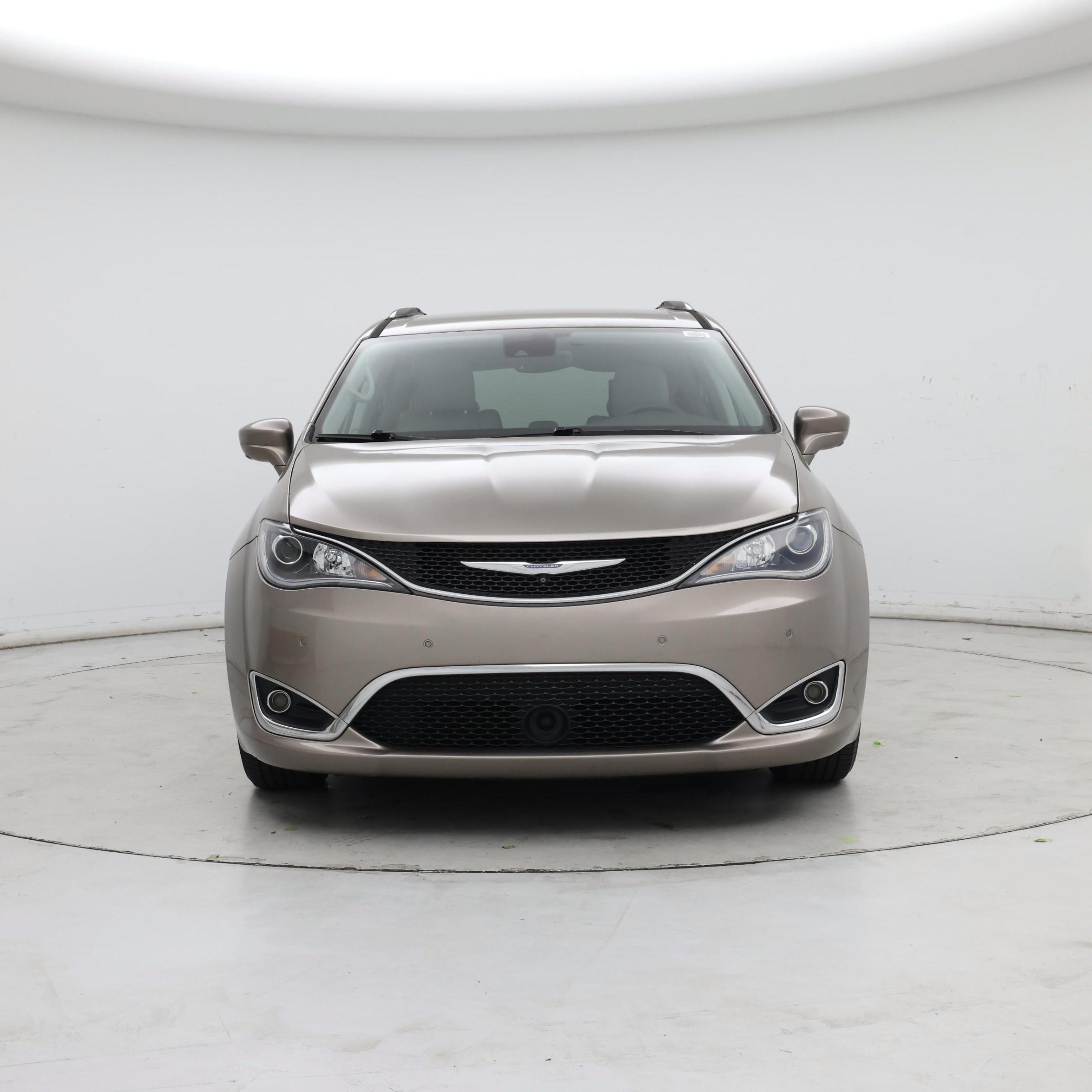 Thumbnail: 2017 Chrysler Pacifica - 5