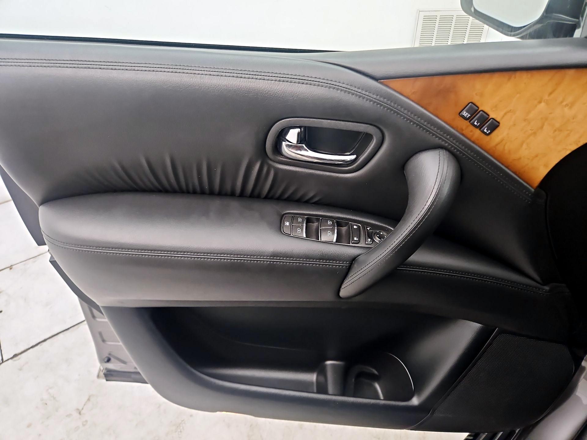 Thumbnail: 2014 INFINITI QX80 - 12