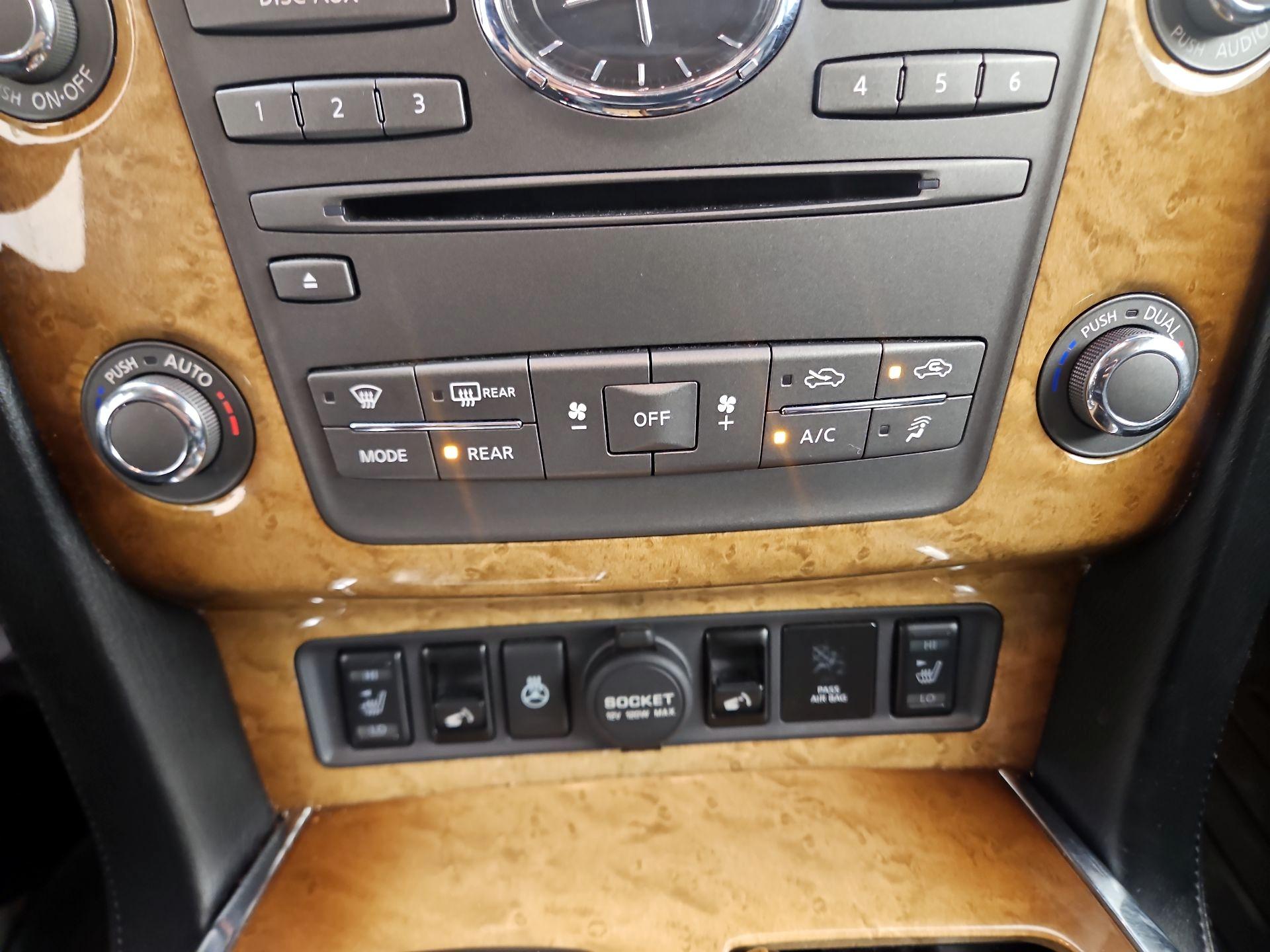 Thumbnail: 2014 INFINITI QX80 - 16