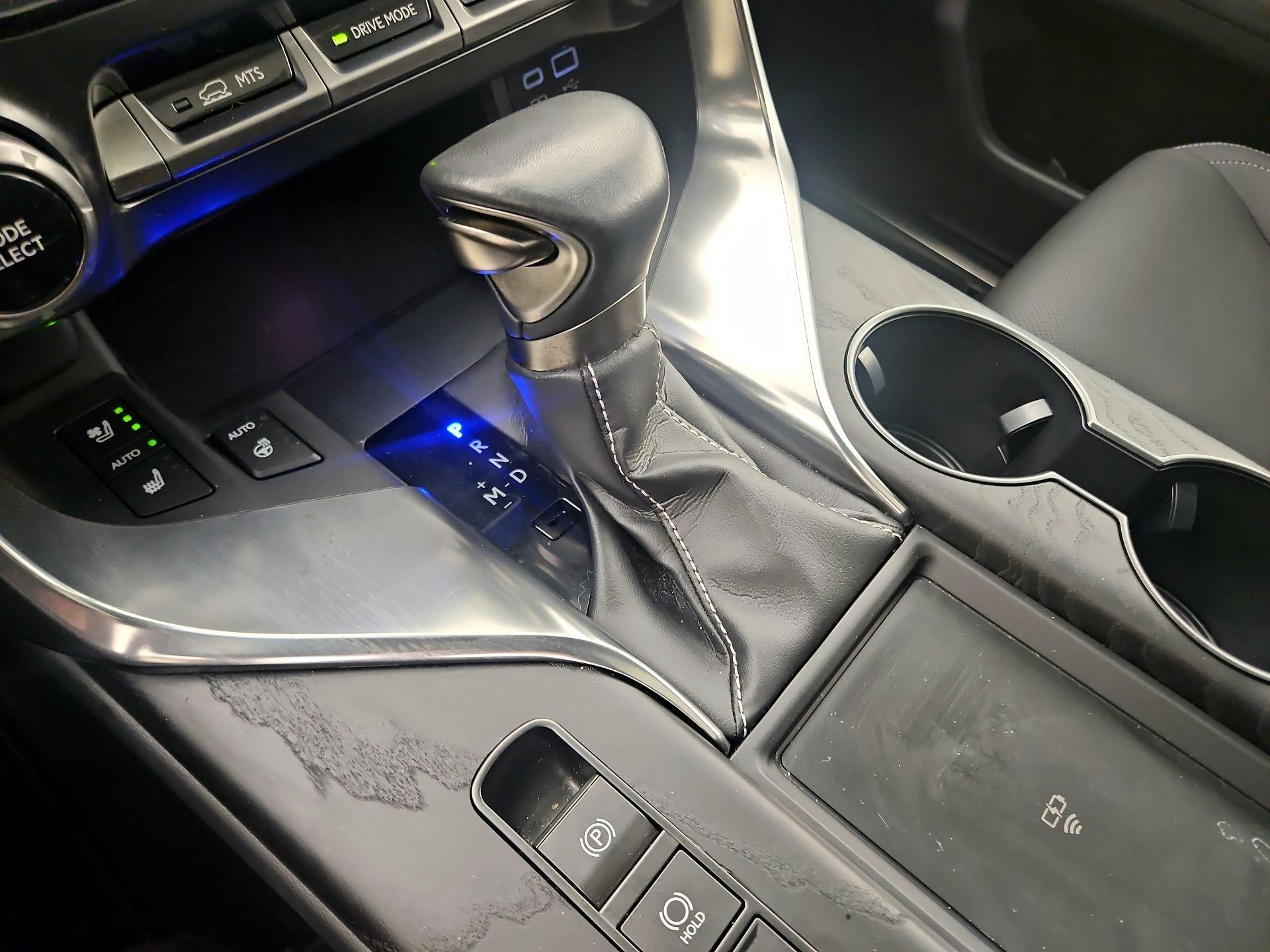 Thumbnail: 2022 Lexus LX - 18
