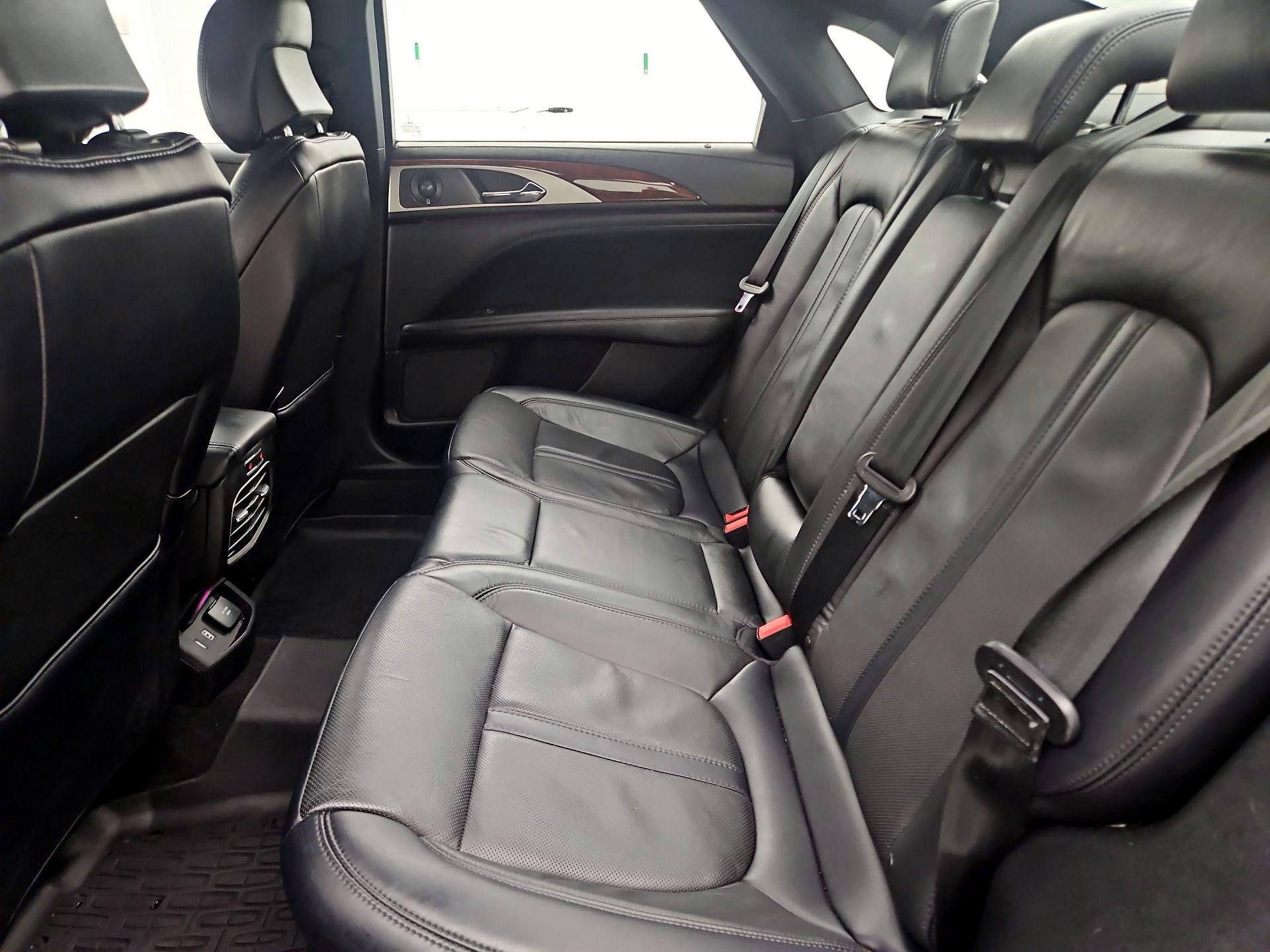 Thumbnail: 2019 Lincoln MKZ - 20