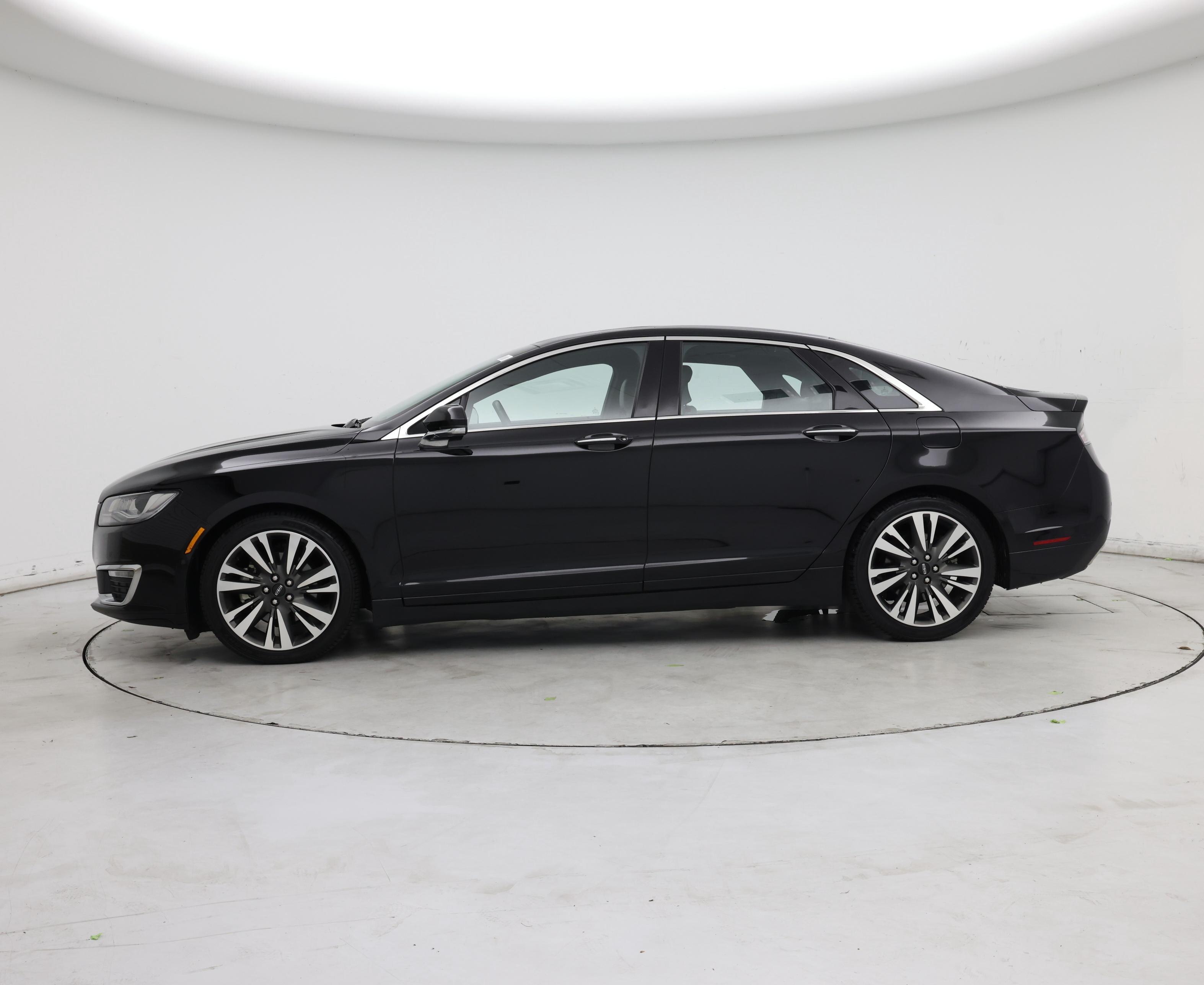 Thumbnail: 2019 Lincoln MKZ - 3