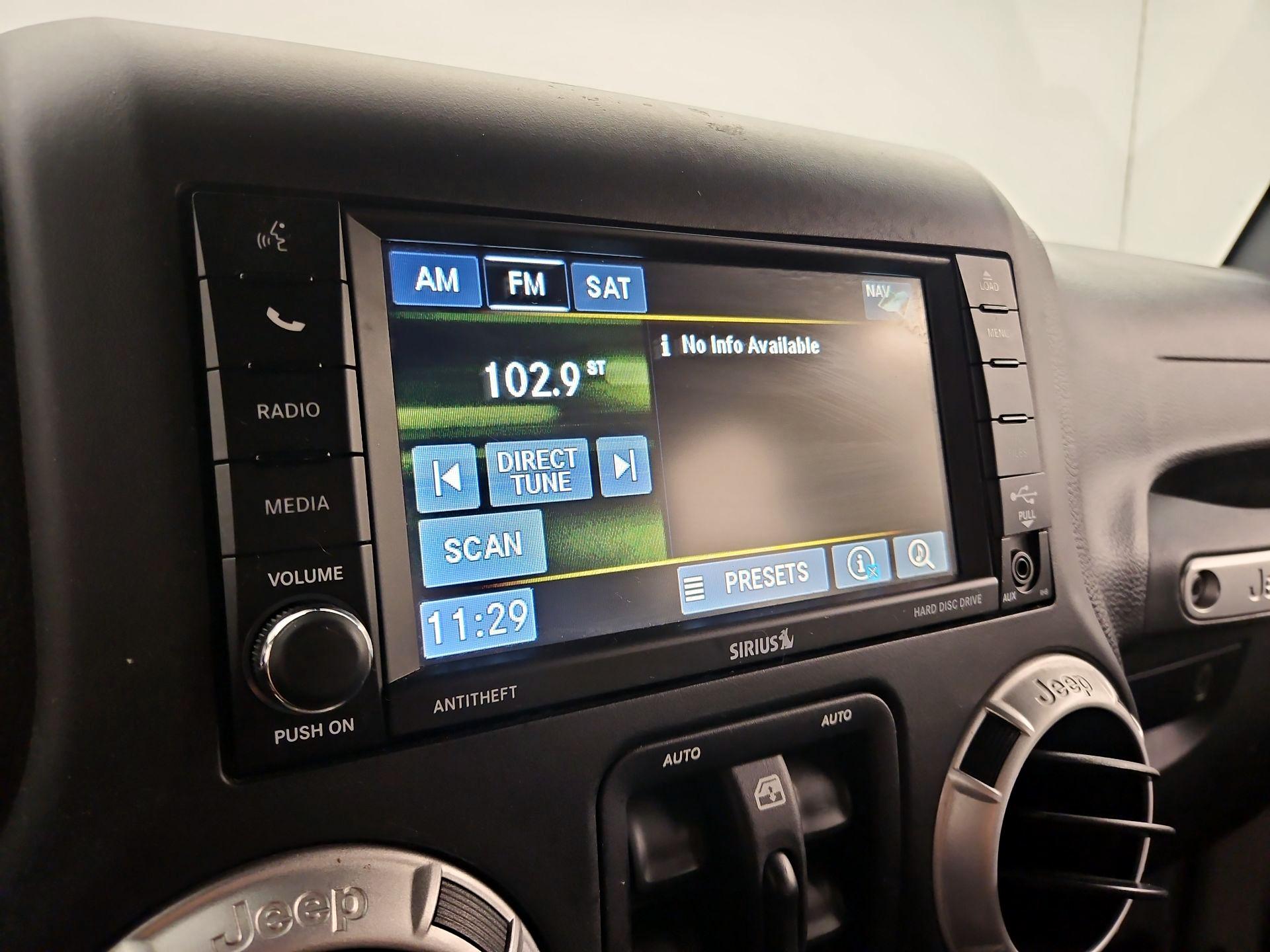 Thumbnail: 2016 Jeep Wrangler - 14