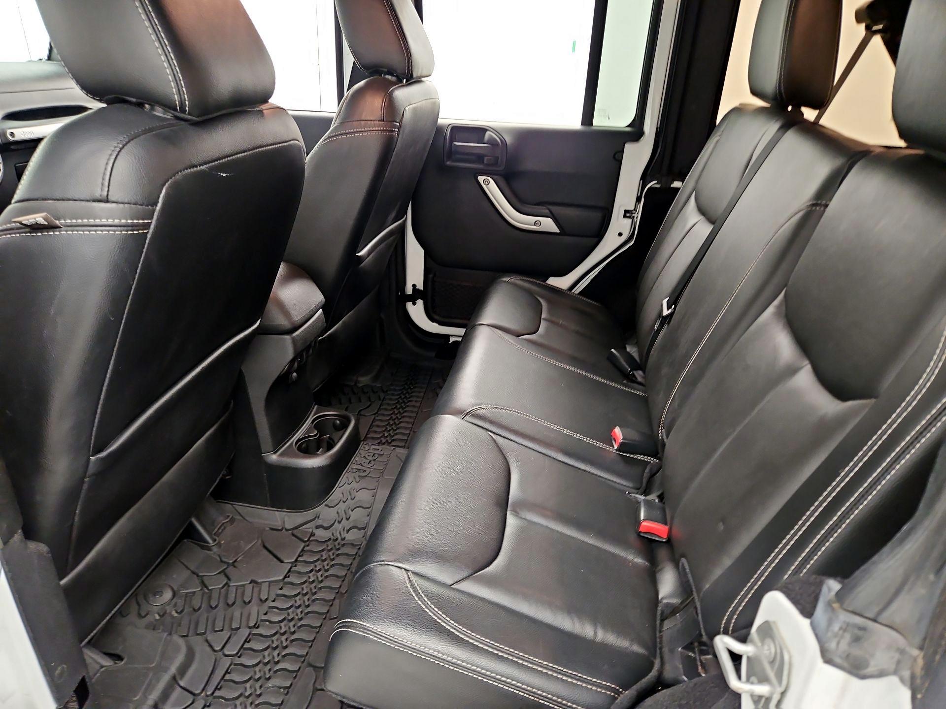 Thumbnail: 2016 Jeep Wrangler - 18