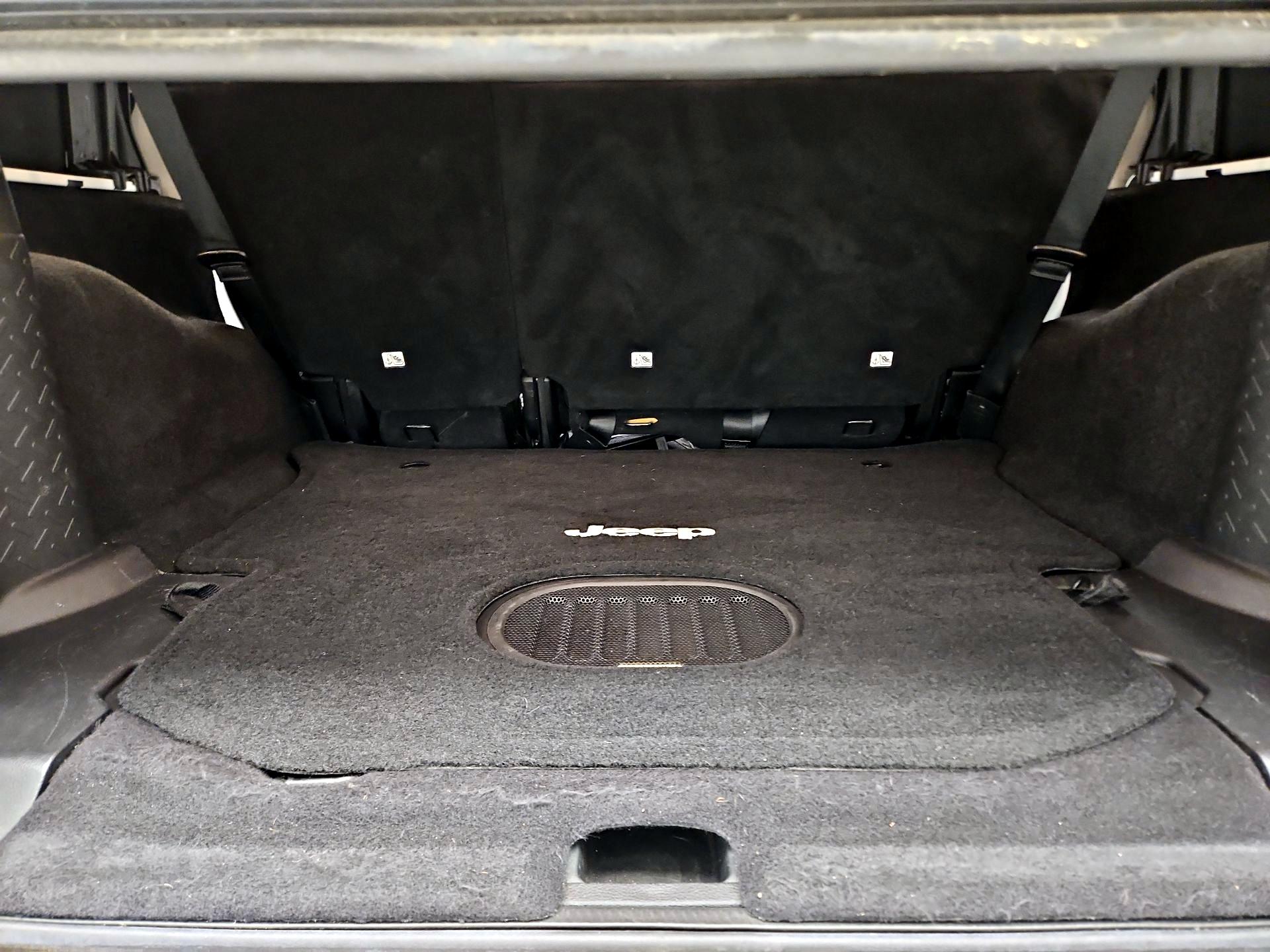 Thumbnail: 2016 Jeep Wrangler - 19