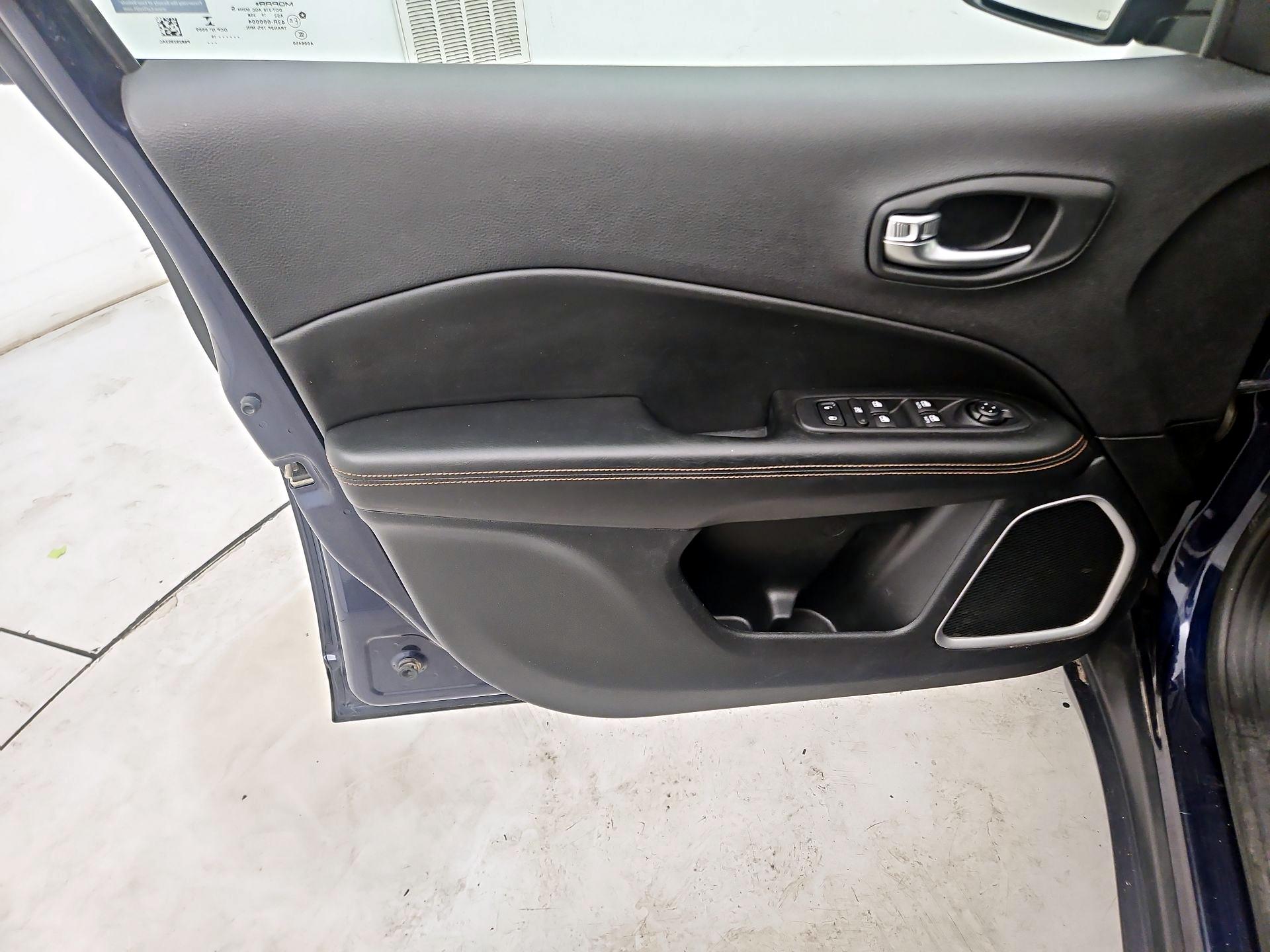 Thumbnail: 2019 Jeep Compass - 12