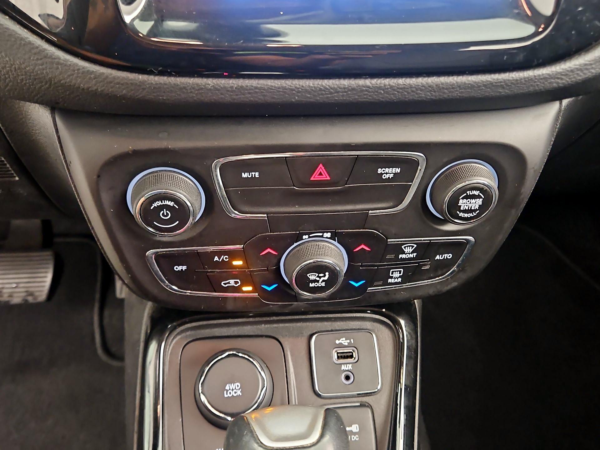 Thumbnail: 2019 Jeep Compass - 16