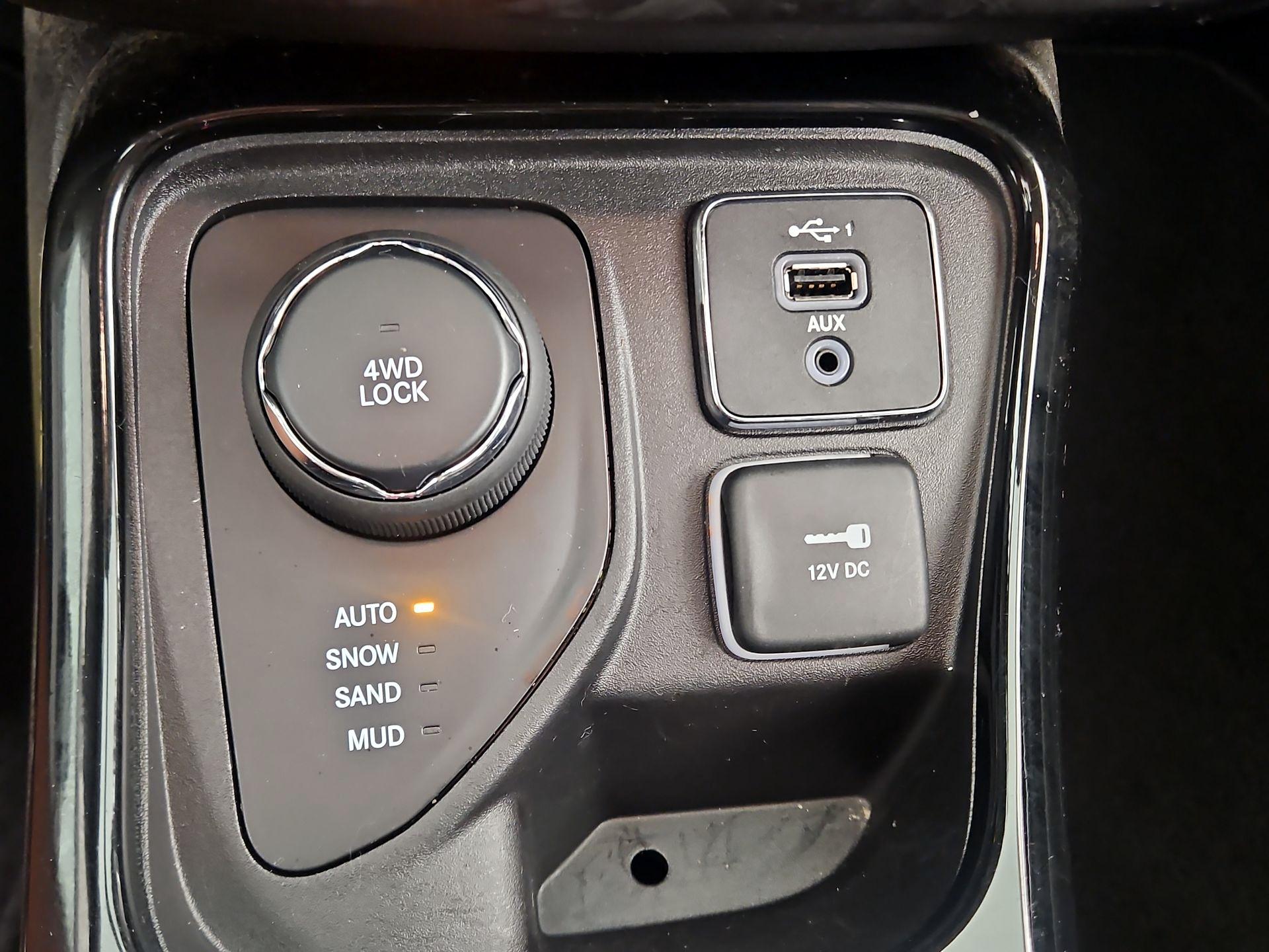 Thumbnail: 2019 Jeep Compass - 18