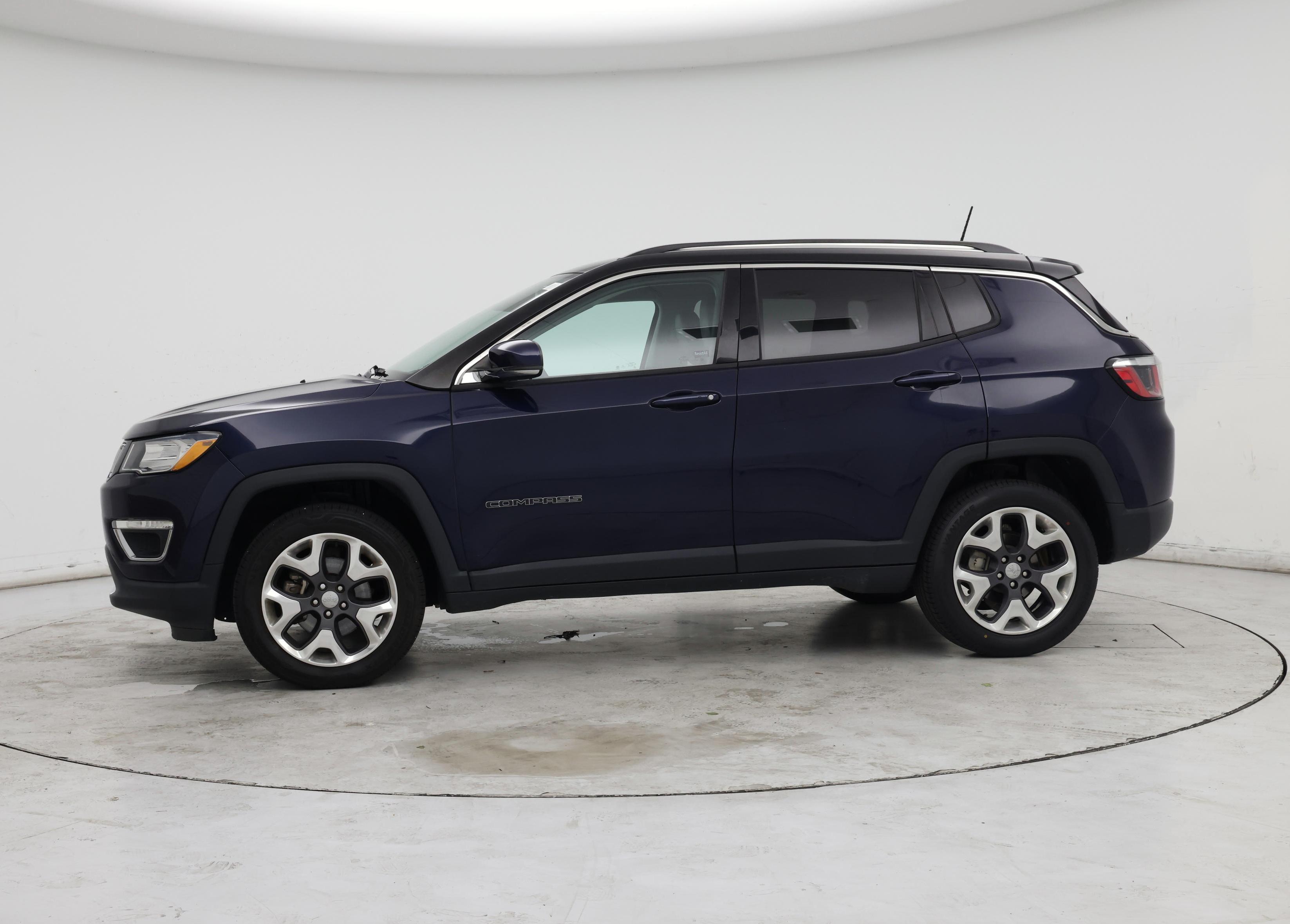 Thumbnail: 2019 Jeep Compass - 3